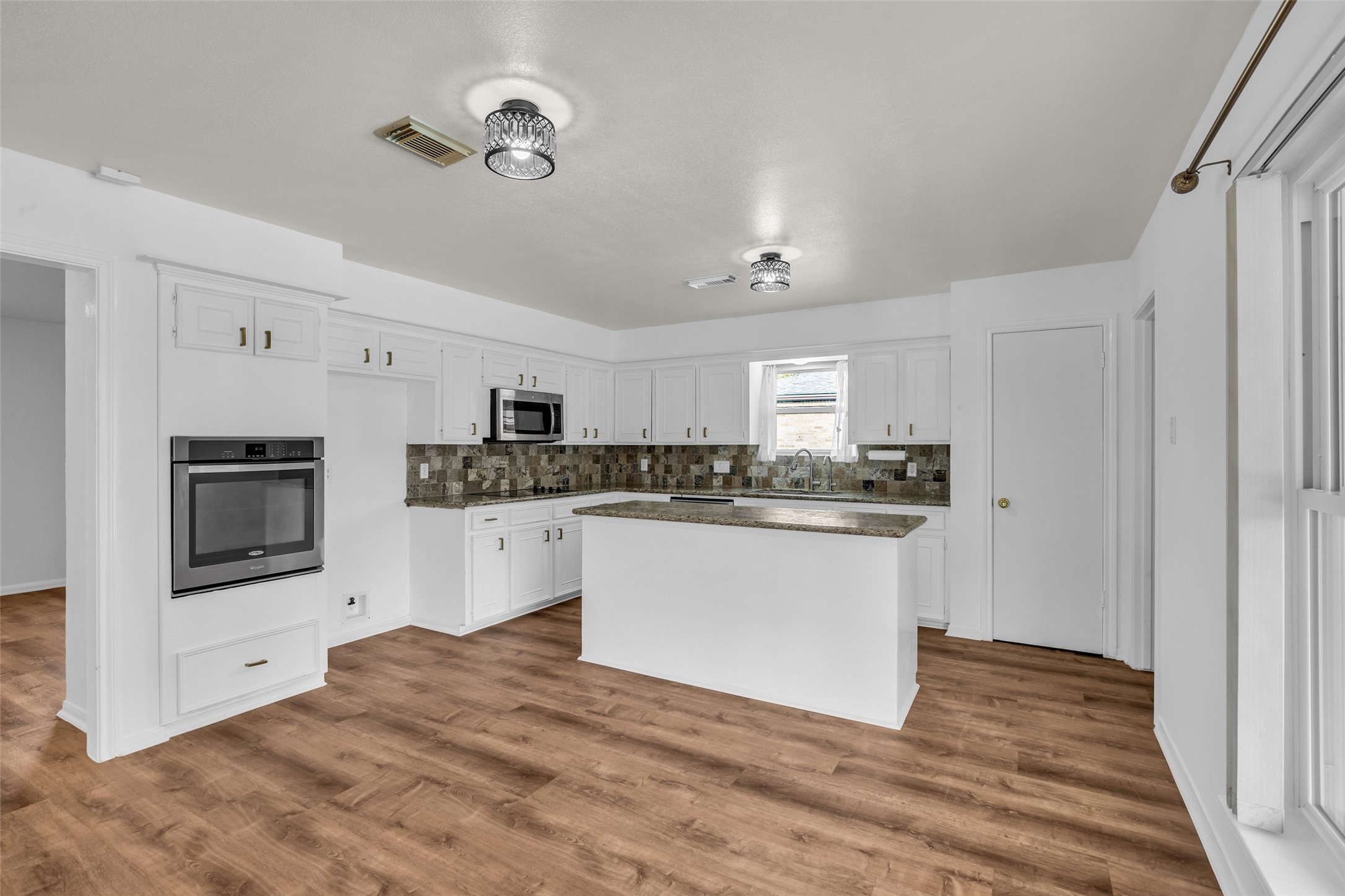 15319 Seahorse Drive, Houston, TX 77062