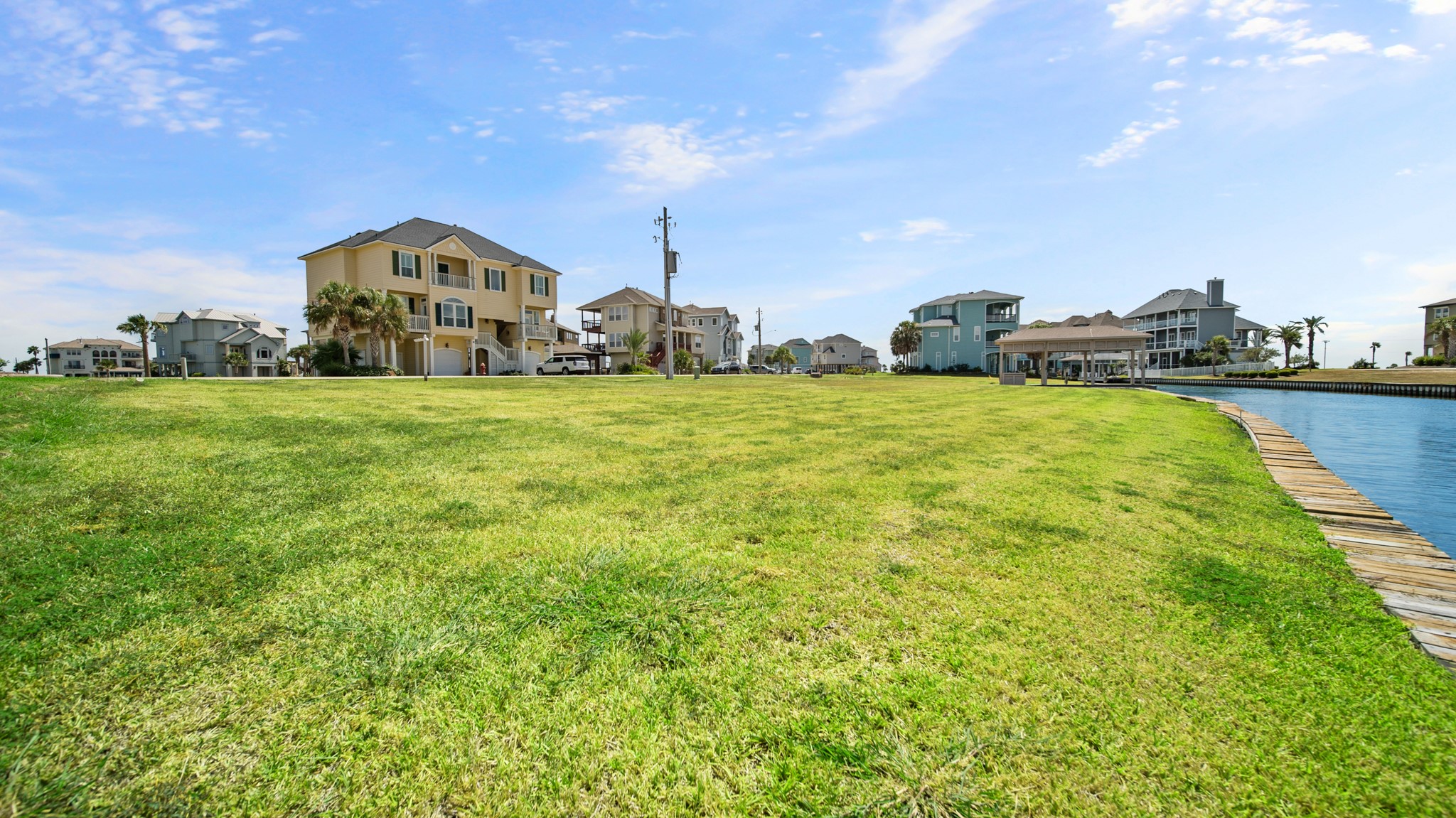 26 FLEMING, Hitchcock, TX 77563