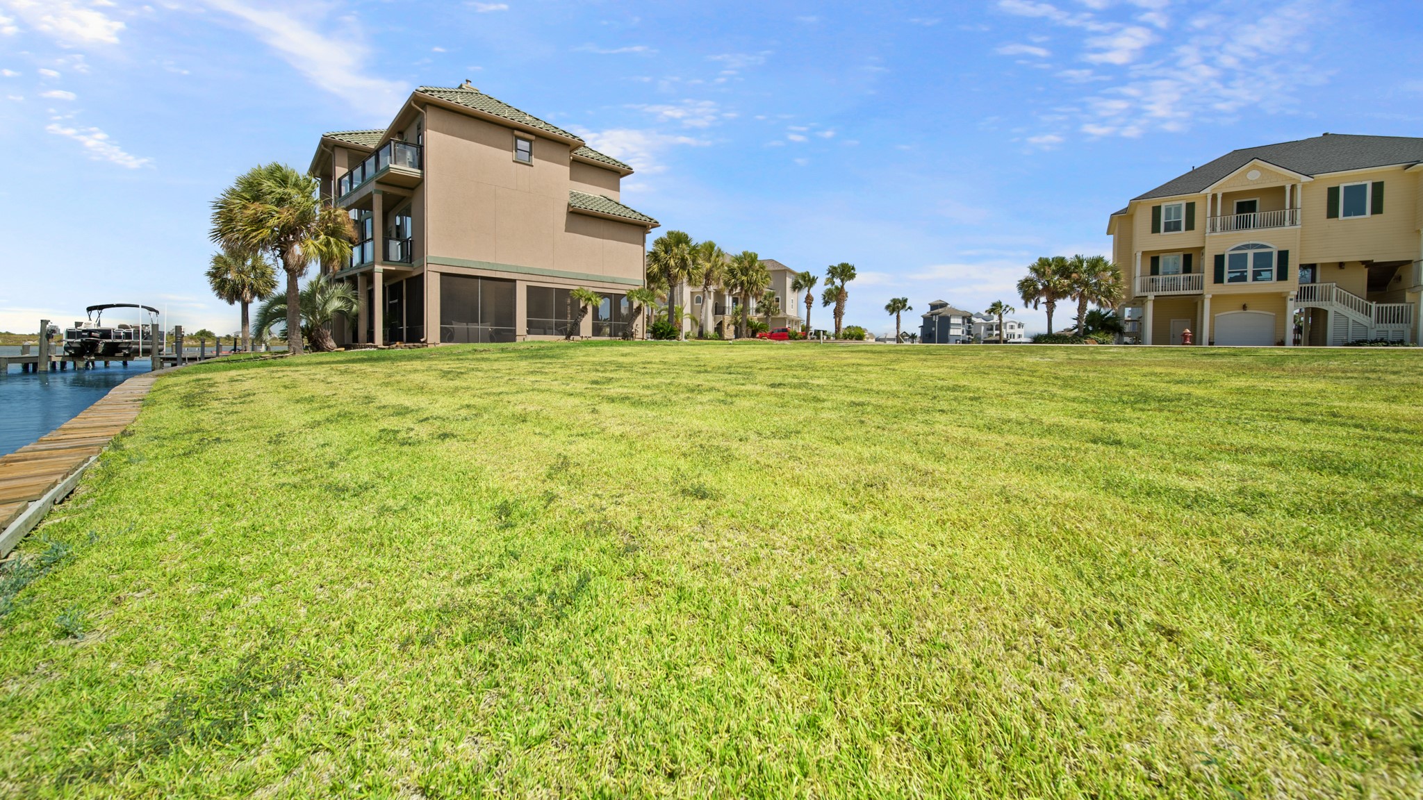 26 FLEMING, Hitchcock, TX 77563