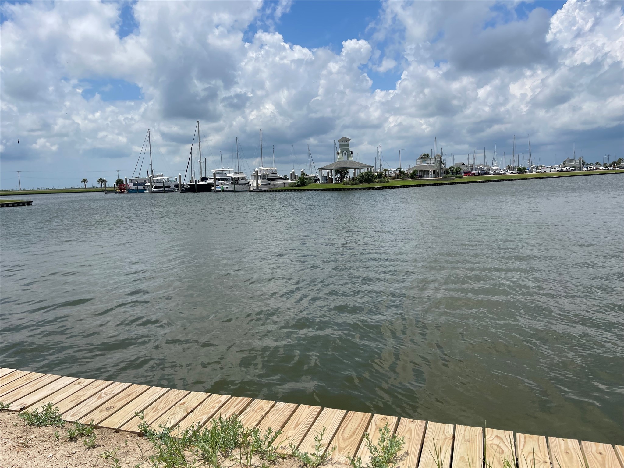 26 FLEMING, Hitchcock, TX 77563