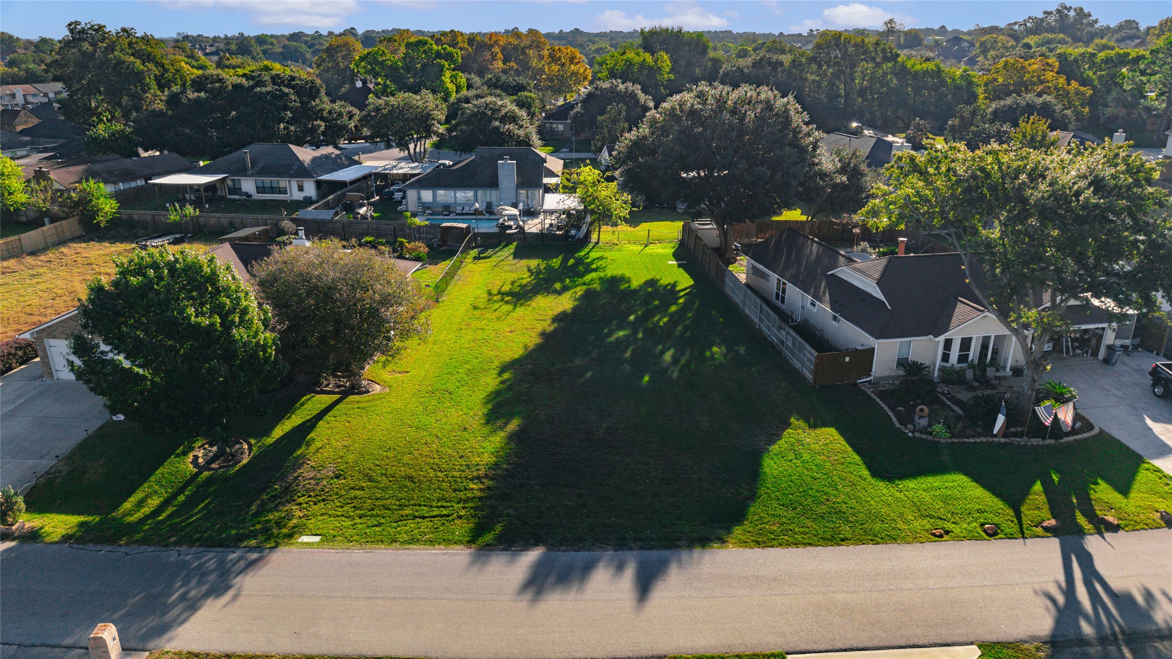 338 Bunker Hill, Willis, TX 77378
