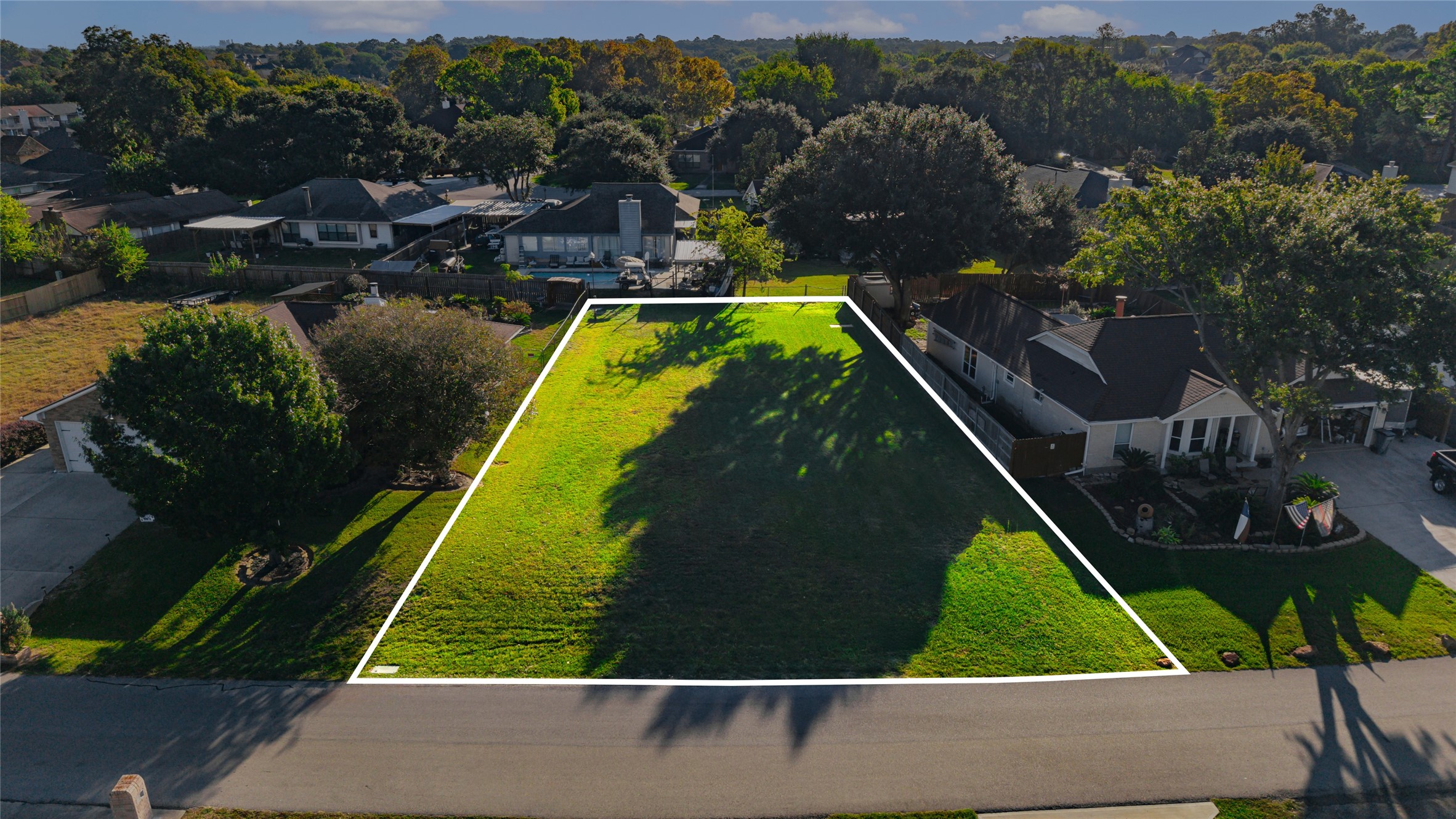 338 Bunker Hill, Willis, TX 77378
