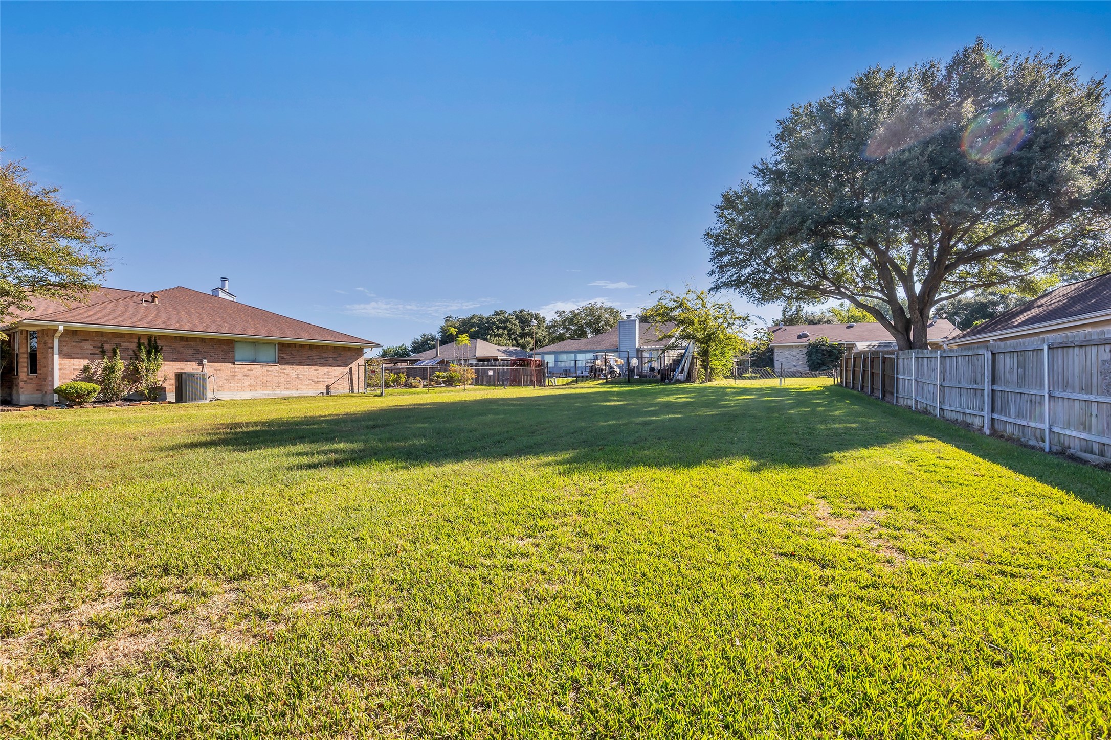 338 Bunker Hill, Willis, TX 77378
