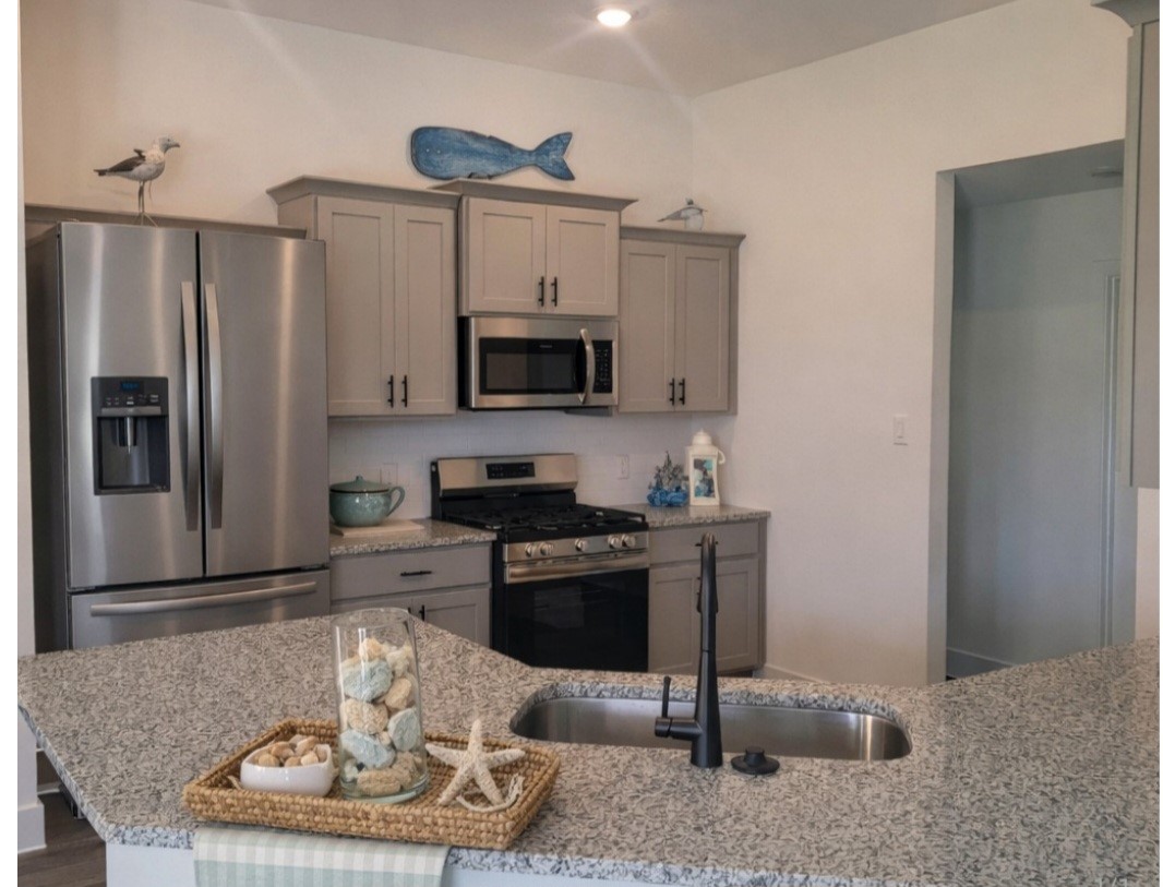 4317 Leslies Way, Dickinson, TX 77539 4317 Leslies Way, Dickinson, TX 77539