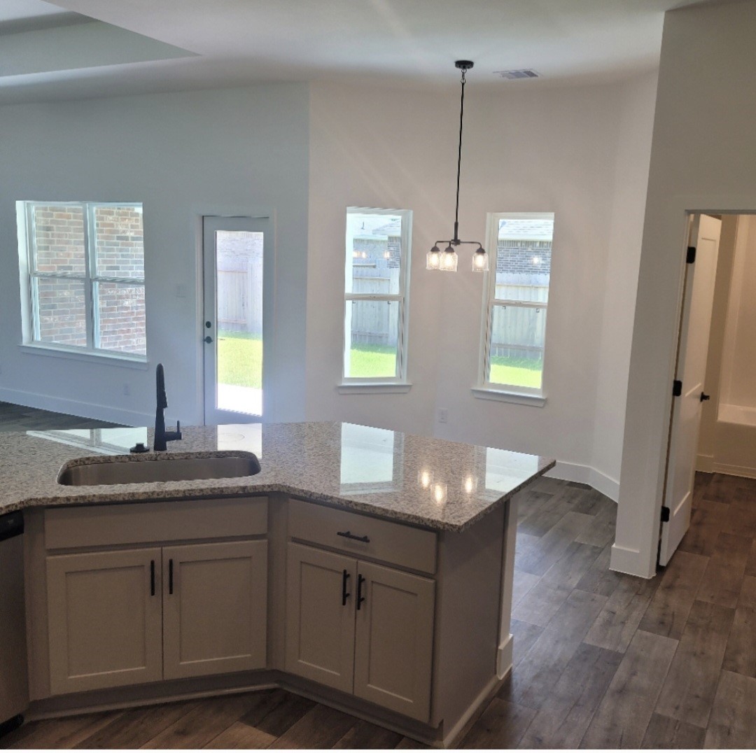 4317 Leslies Way, Dickinson, TX 77539 4317 Leslies Way, Dickinson, TX 77539