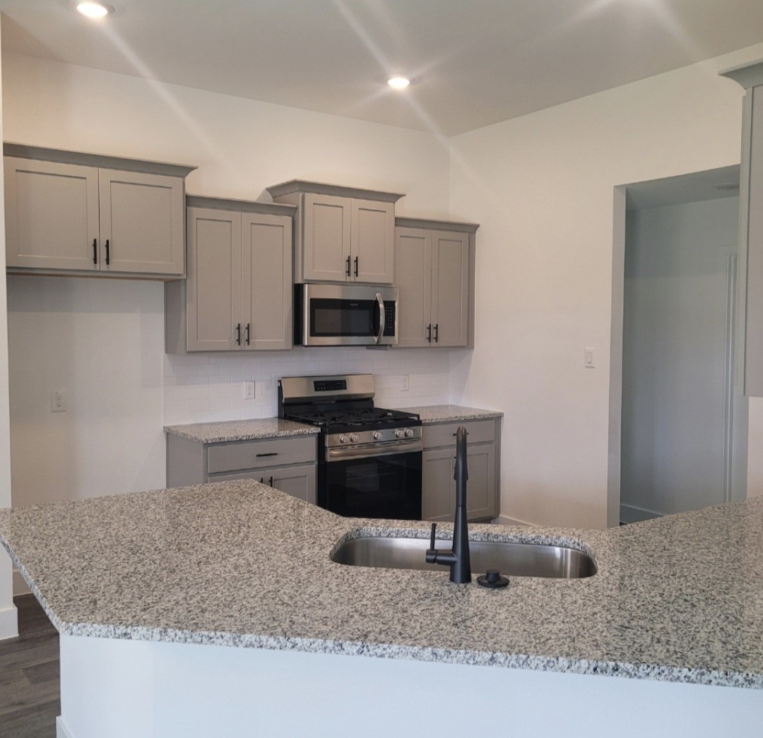 4317 Leslies Way, Dickinson, TX 77539 4317 Leslies Way, Dickinson, TX 77539