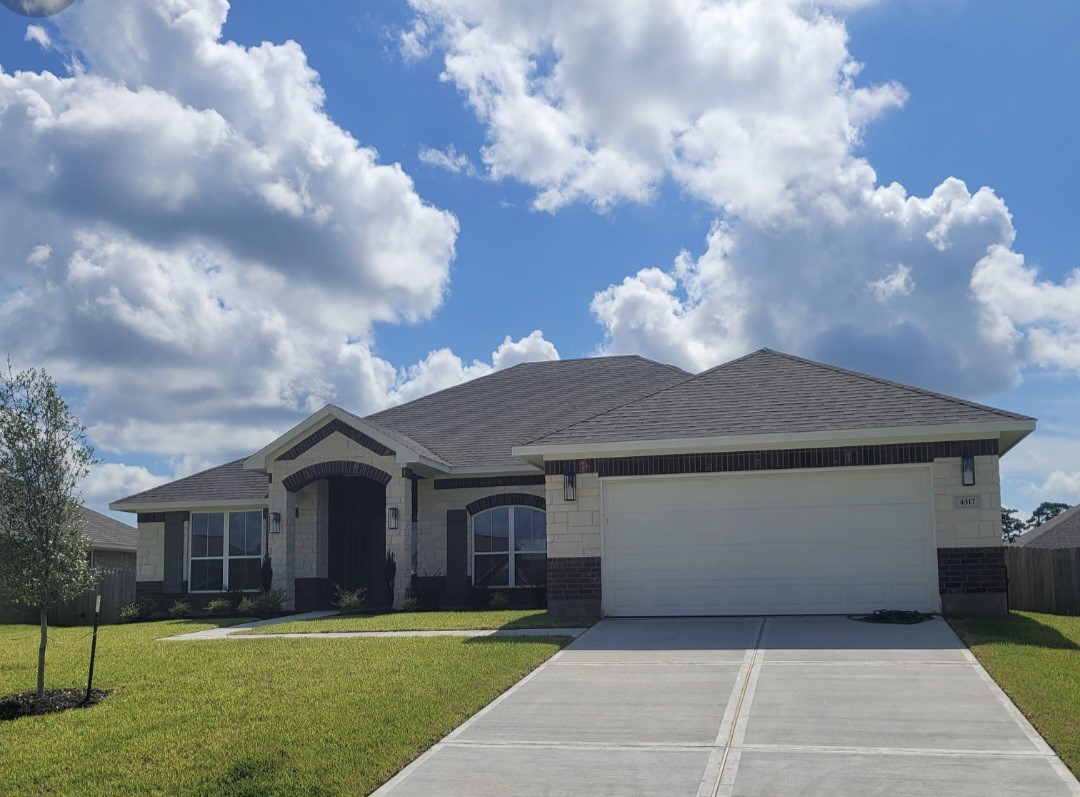 4317 Leslies Way, Dickinson, TX 77539 4317 Leslies Way, Dickinson, TX 77539