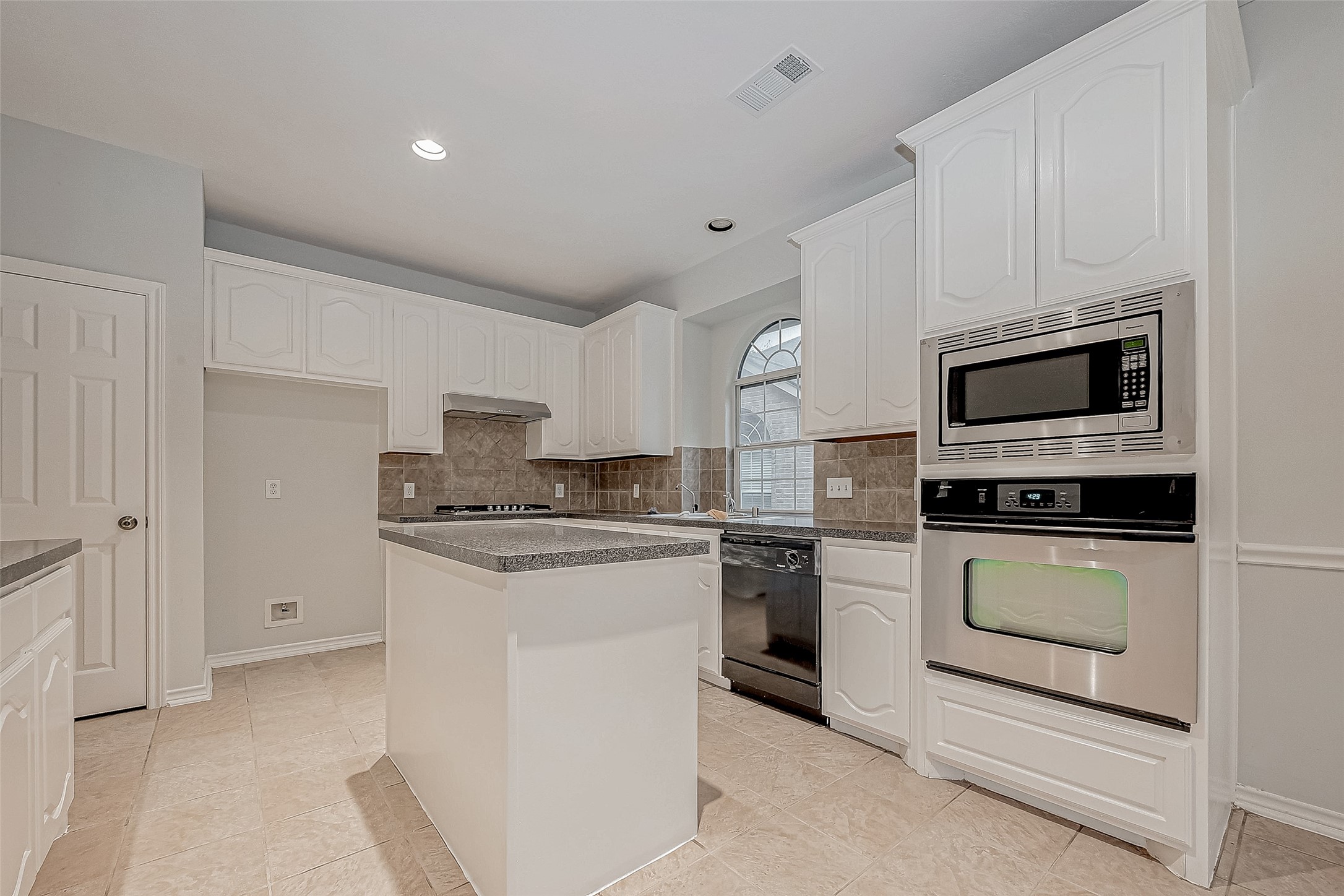 10327 Sablebrook Lane, Houston, TX 77095