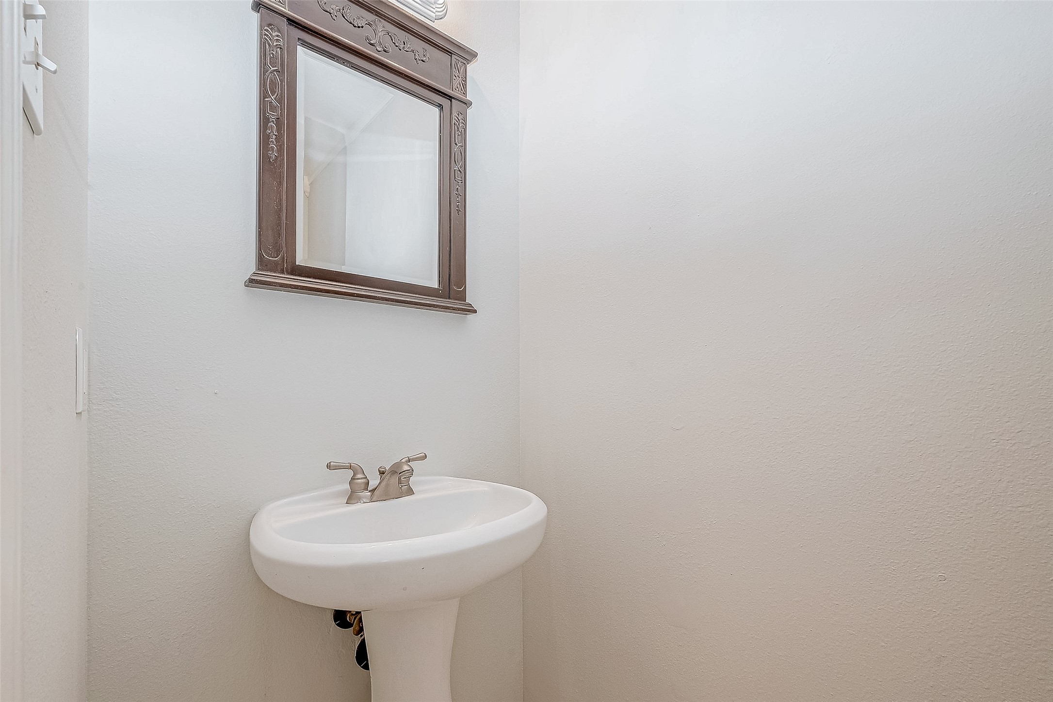 1/2 bathroom