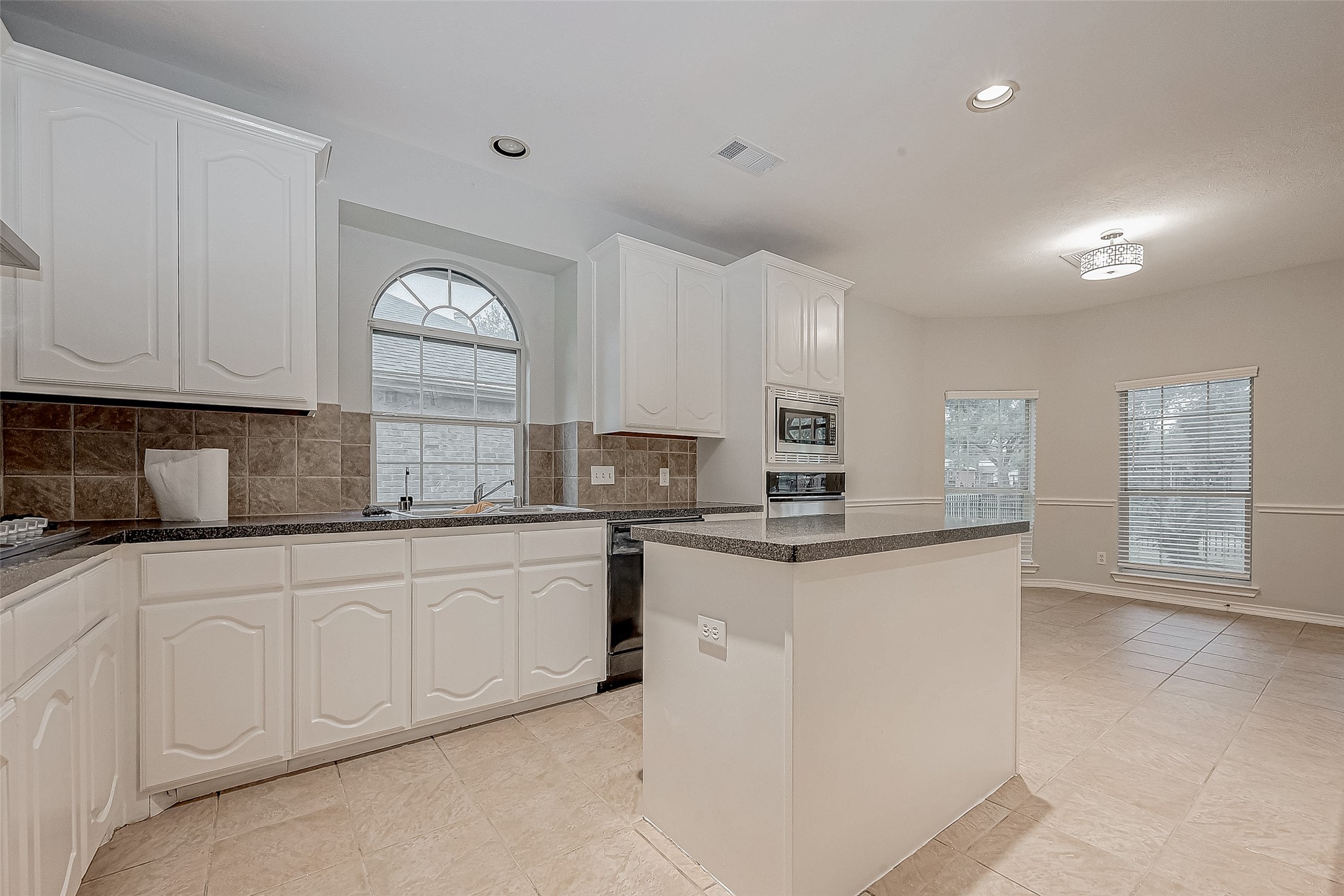 10327 Sablebrook Lane, Houston, TX 77095