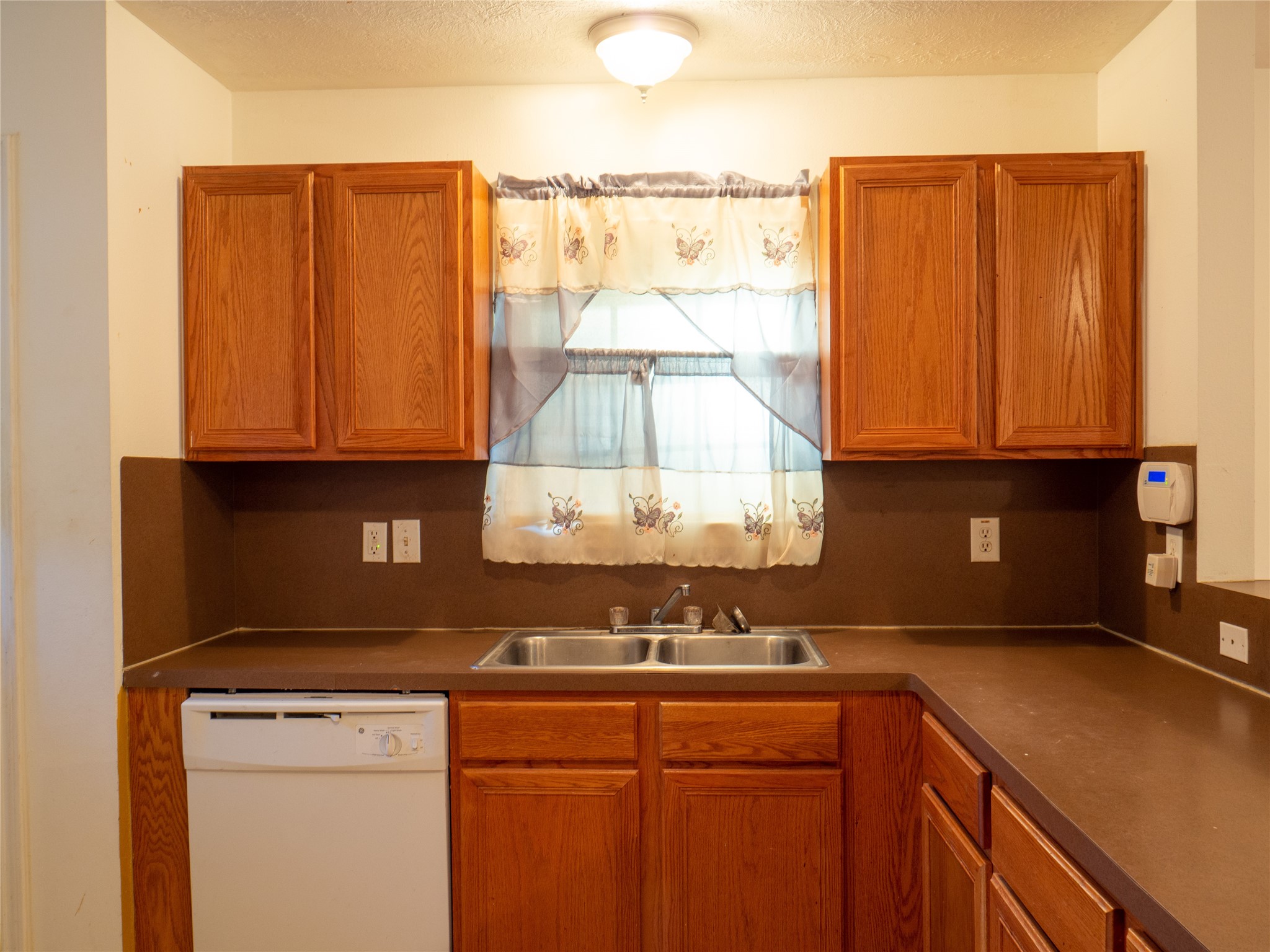 5706 Tuskegee Street, Houston, TX 77091 5706 Tuskegee Street, Houston, TX 77091
