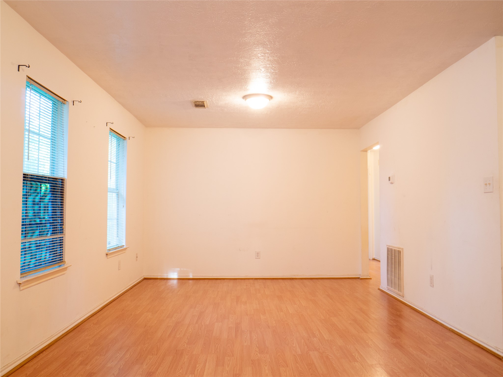 5706 Tuskegee Street, Houston, TX 77091 5706 Tuskegee Street, Houston, TX 77091