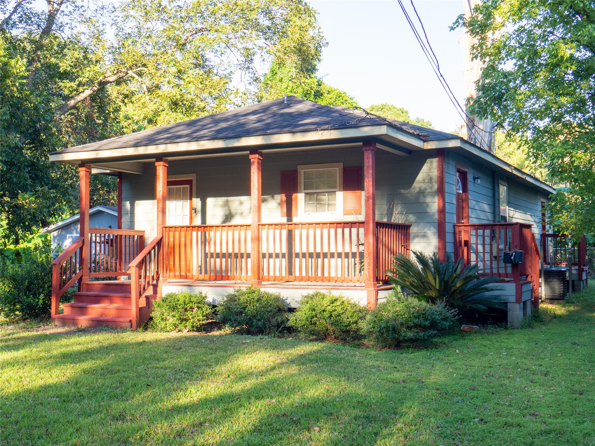 5706 Tuskegee Street, Houston, TX 77091 5706 Tuskegee Street, Houston, TX 77091