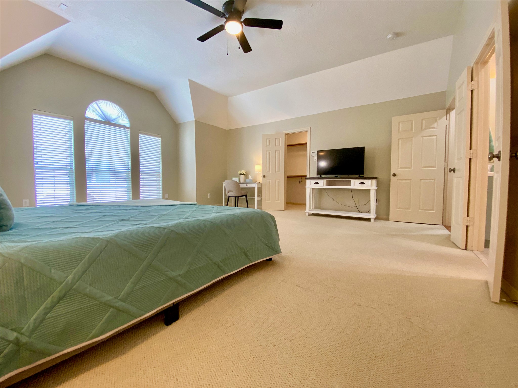 Primary suite