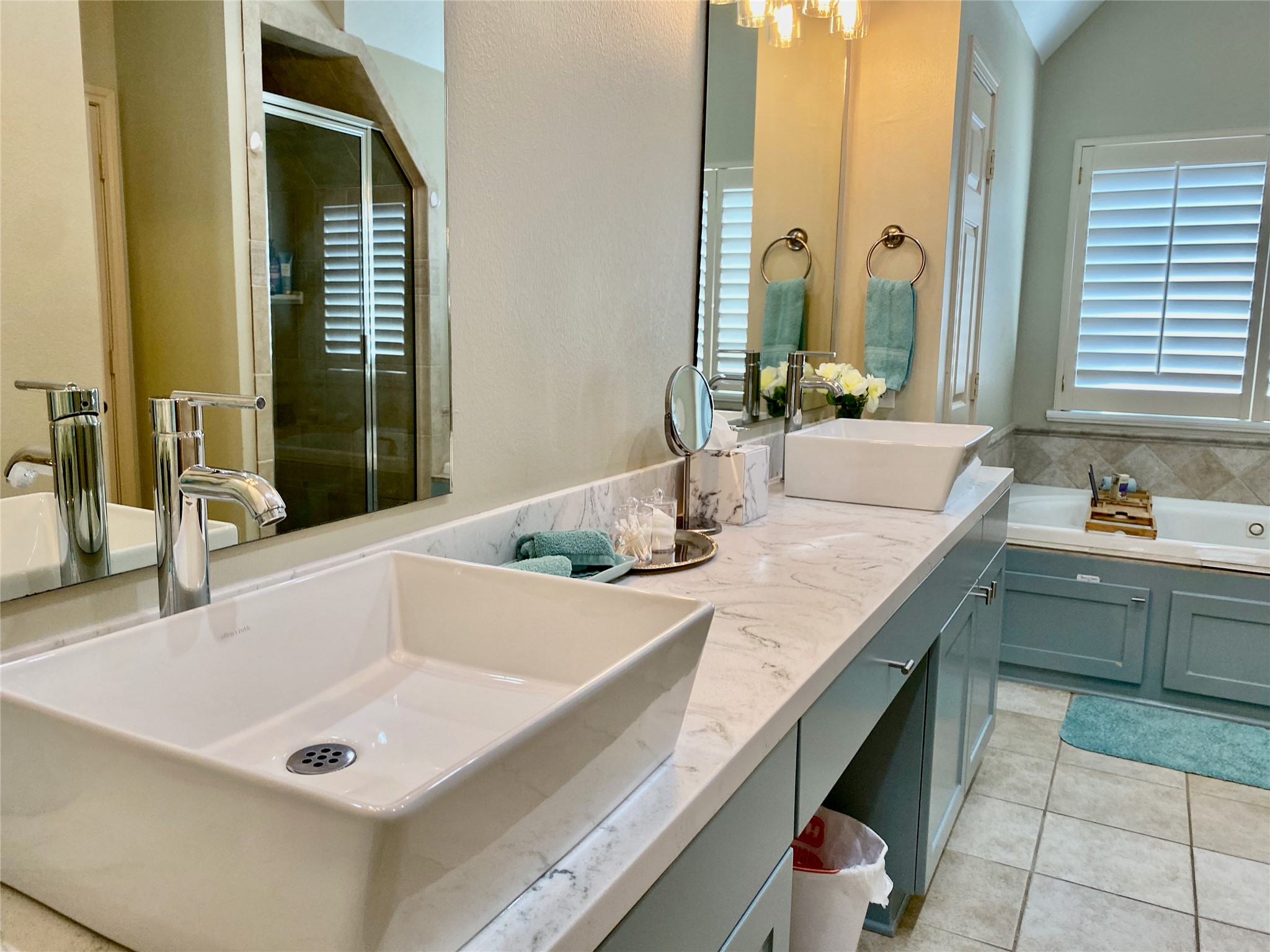 Primary bath with double sinks and quartz countertops