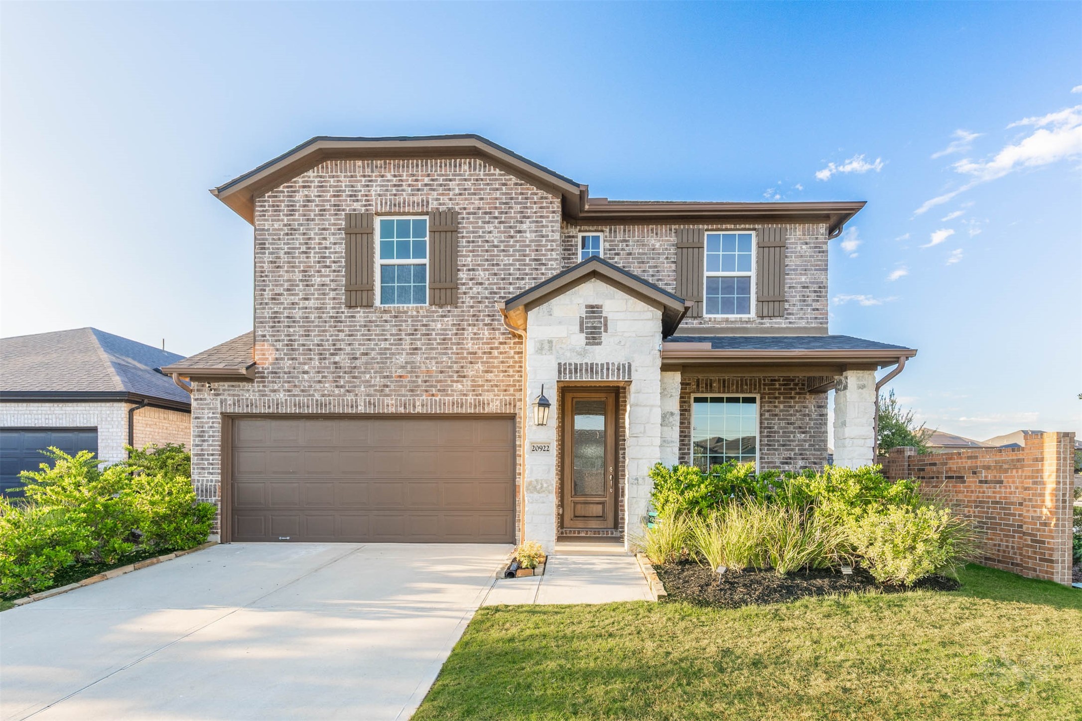 Stylist Taylor Morrison home in Bridge Creek subdivision on a corner cul-de-sac lot! This open concept floor plan offers 4 bedrooms, 2.5 baths and beautiful spaces for everyday living and entertaining.
