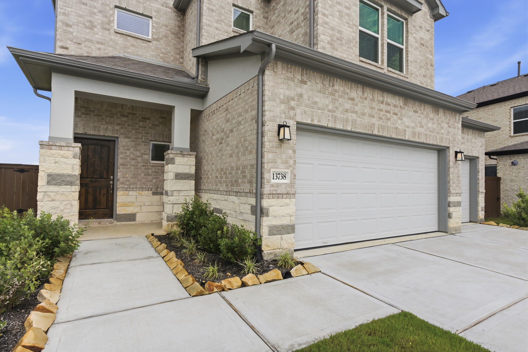 Disclaimer: Image is for illustrative purposes only and may not represent the actual property, features, finishes, or amenities. Actual property details may vary.