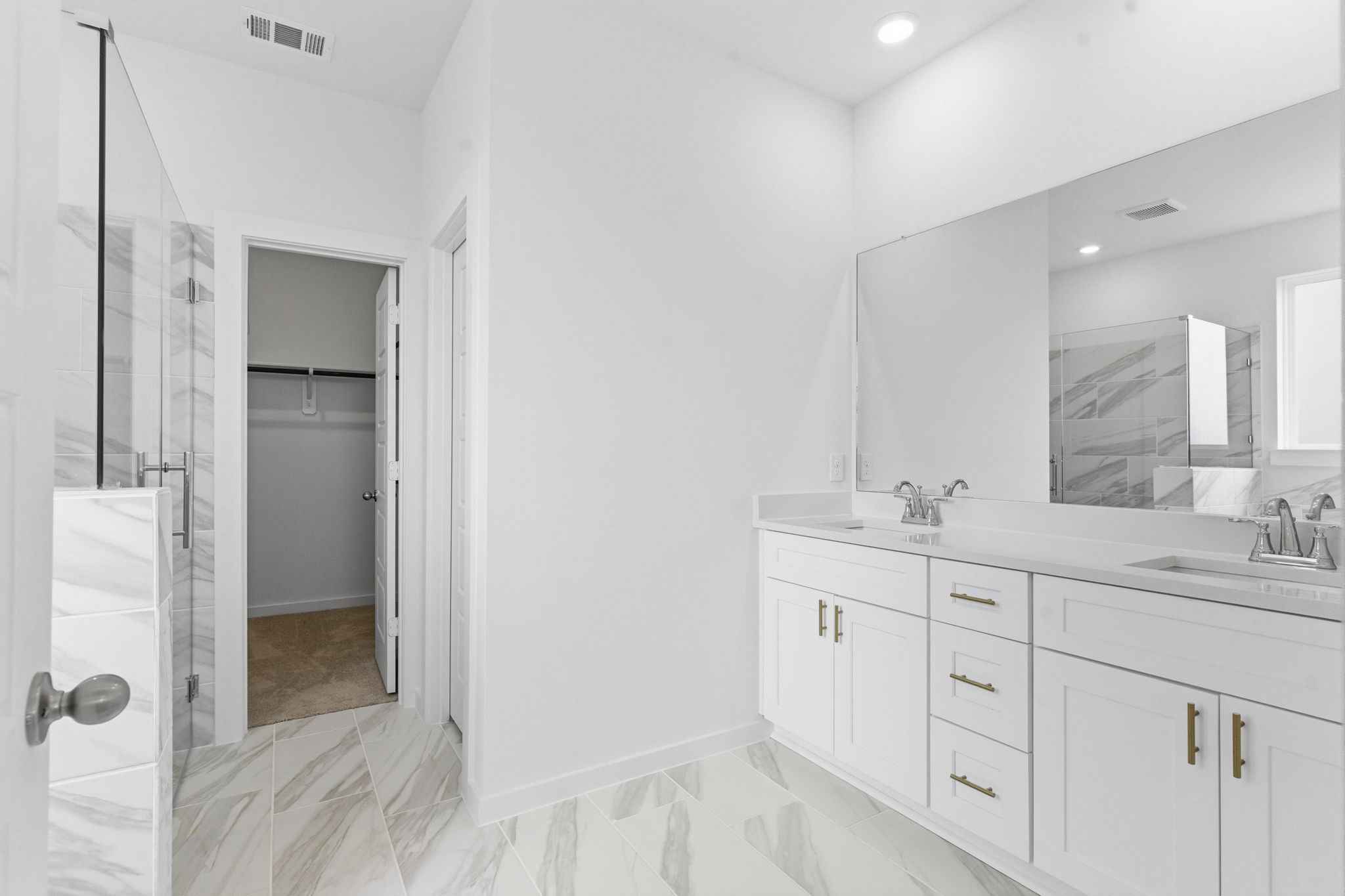 Disclaimer: Image is for illustrative purposes only and may not represent the actual property, features, finishes, or amenities. Actual property details may vary.