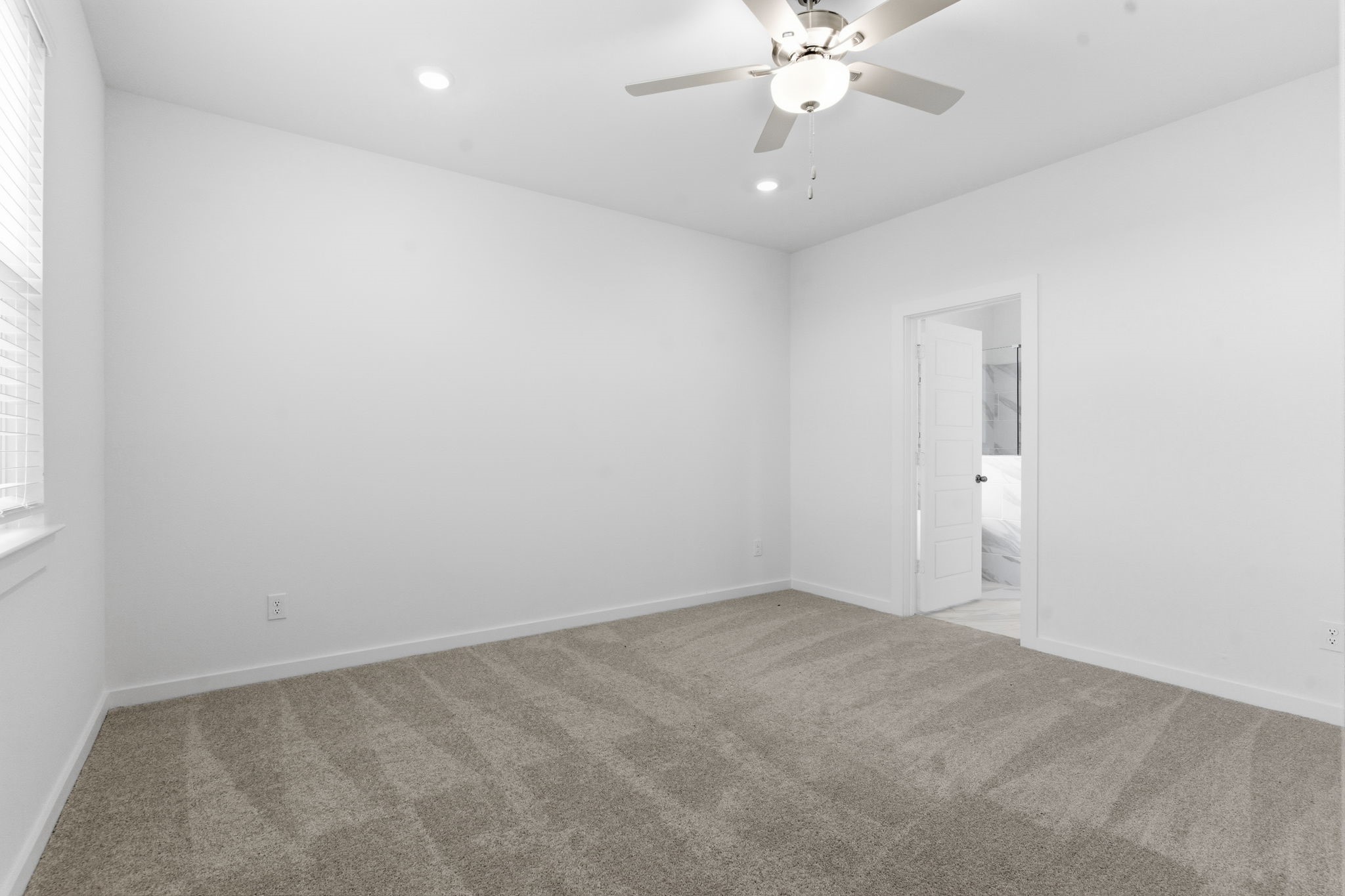 Disclaimer: Image is for illustrative purposes only and may not represent the actual property, features, finishes, or amenities. Actual property details may vary.