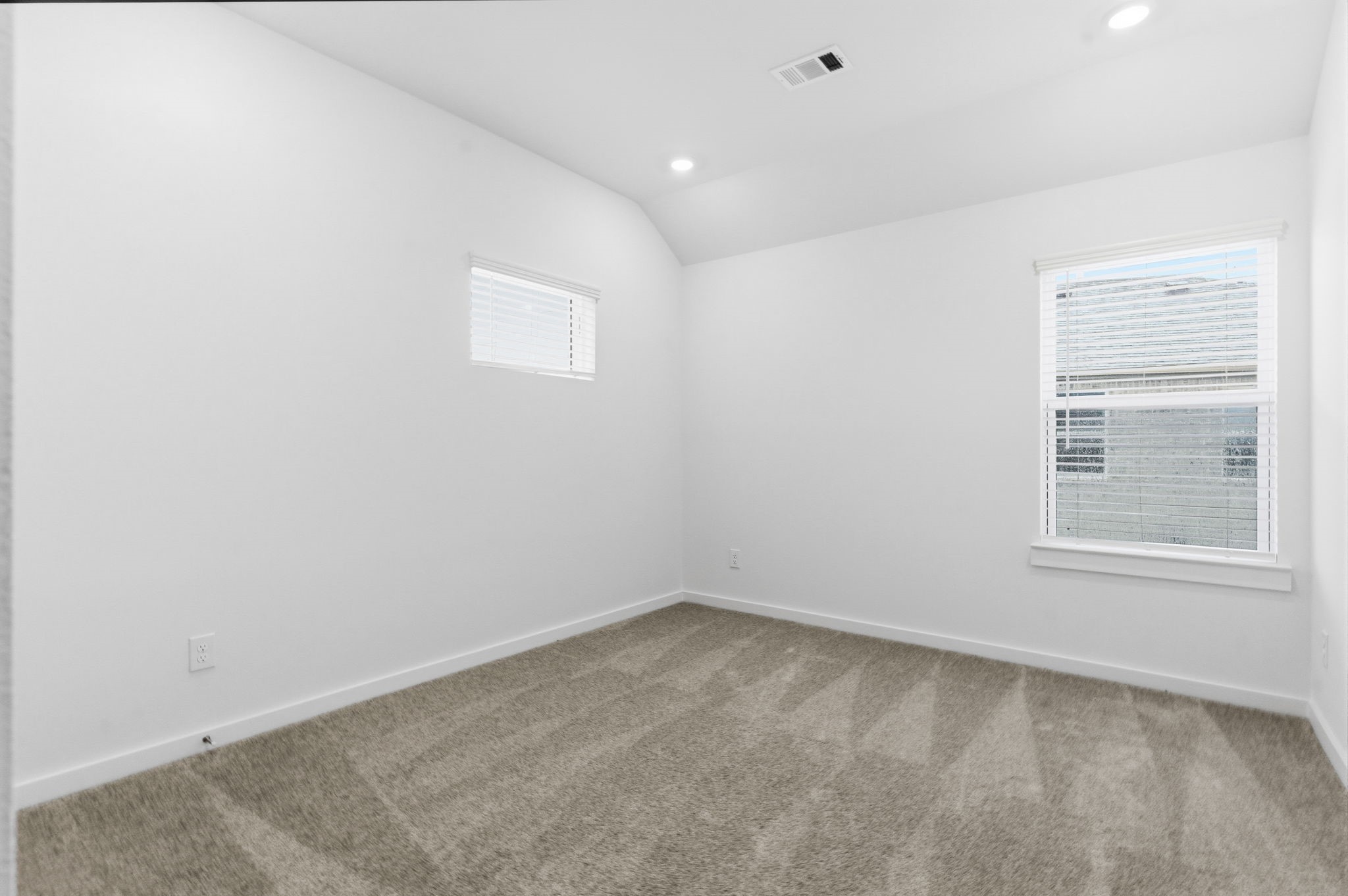 Disclaimer: Image is for illustrative purposes only and may not represent the actual property, features, finishes, or amenities. Actual property details may vary.