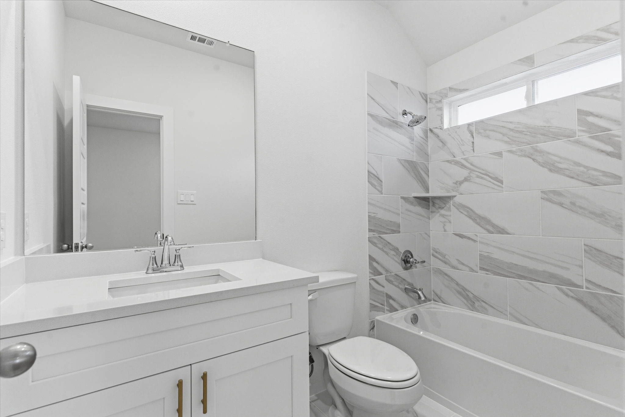 Disclaimer: Image is for illustrative purposes only and may not represent the actual property, features, finishes, or amenities. Actual property details may vary.