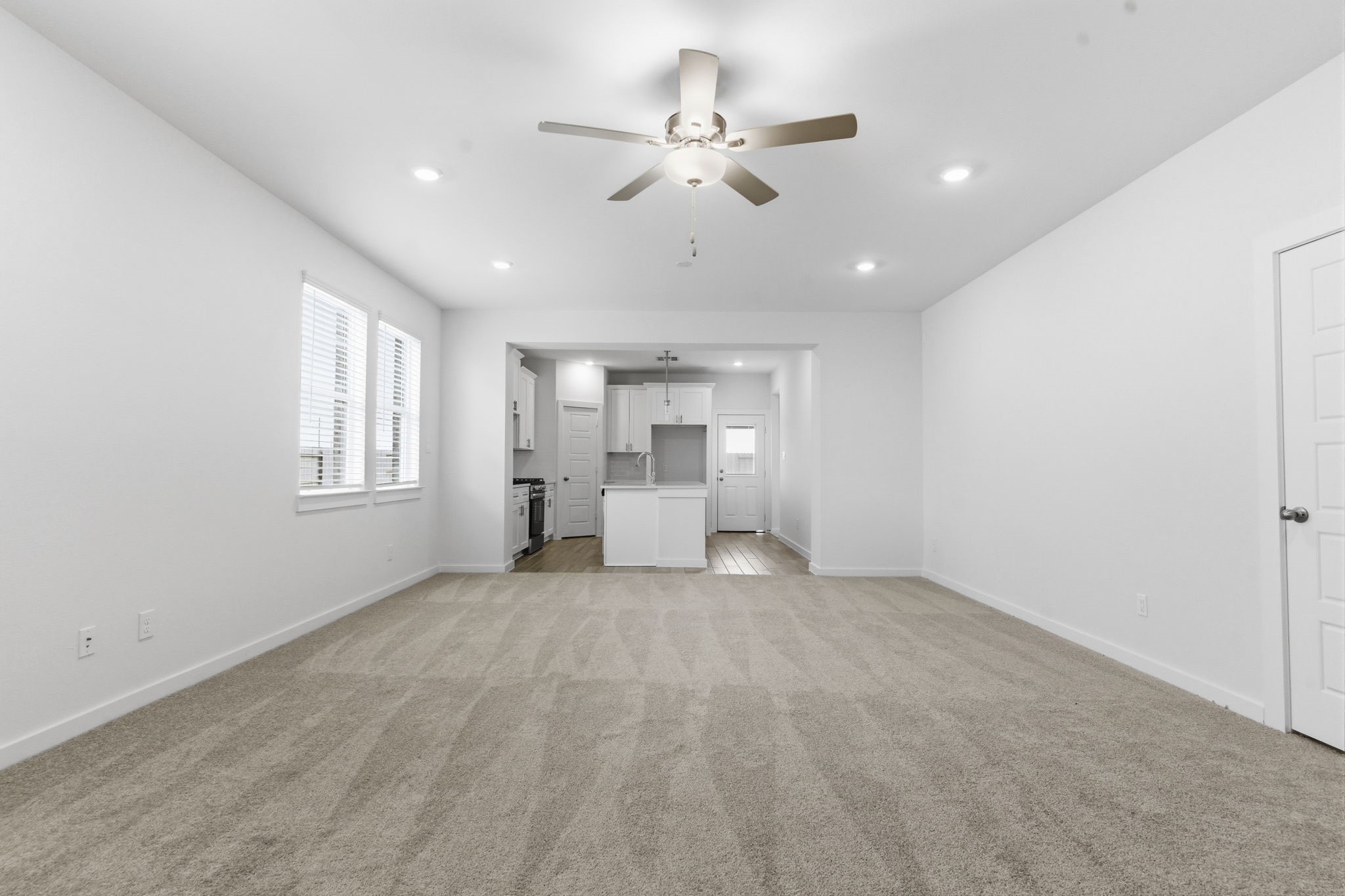 Disclaimer: Image is for illustrative purposes only and may not represent the actual property, features, finishes, or amenities. Actual property details may vary.