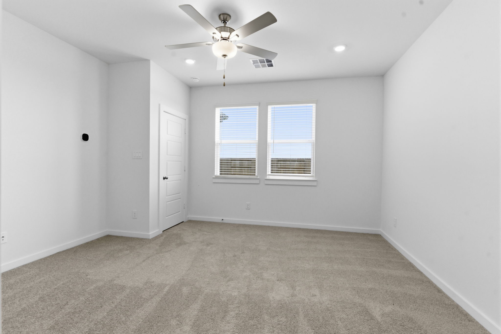 Disclaimer: Image is for illustrative purposes only and may not represent the actual property, features, finishes, or amenities. Actual property details may vary.