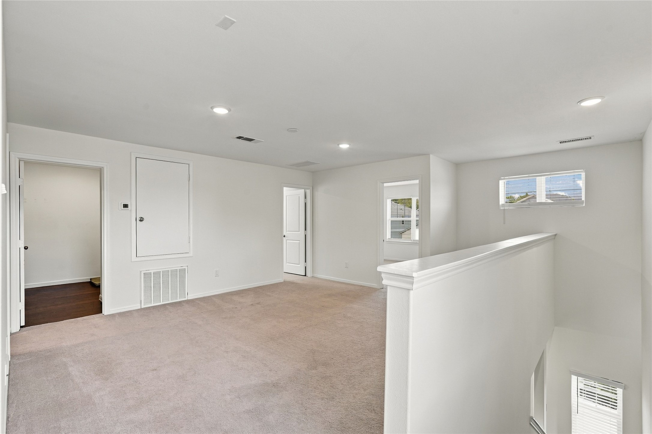 Great sized Game Room upstairs