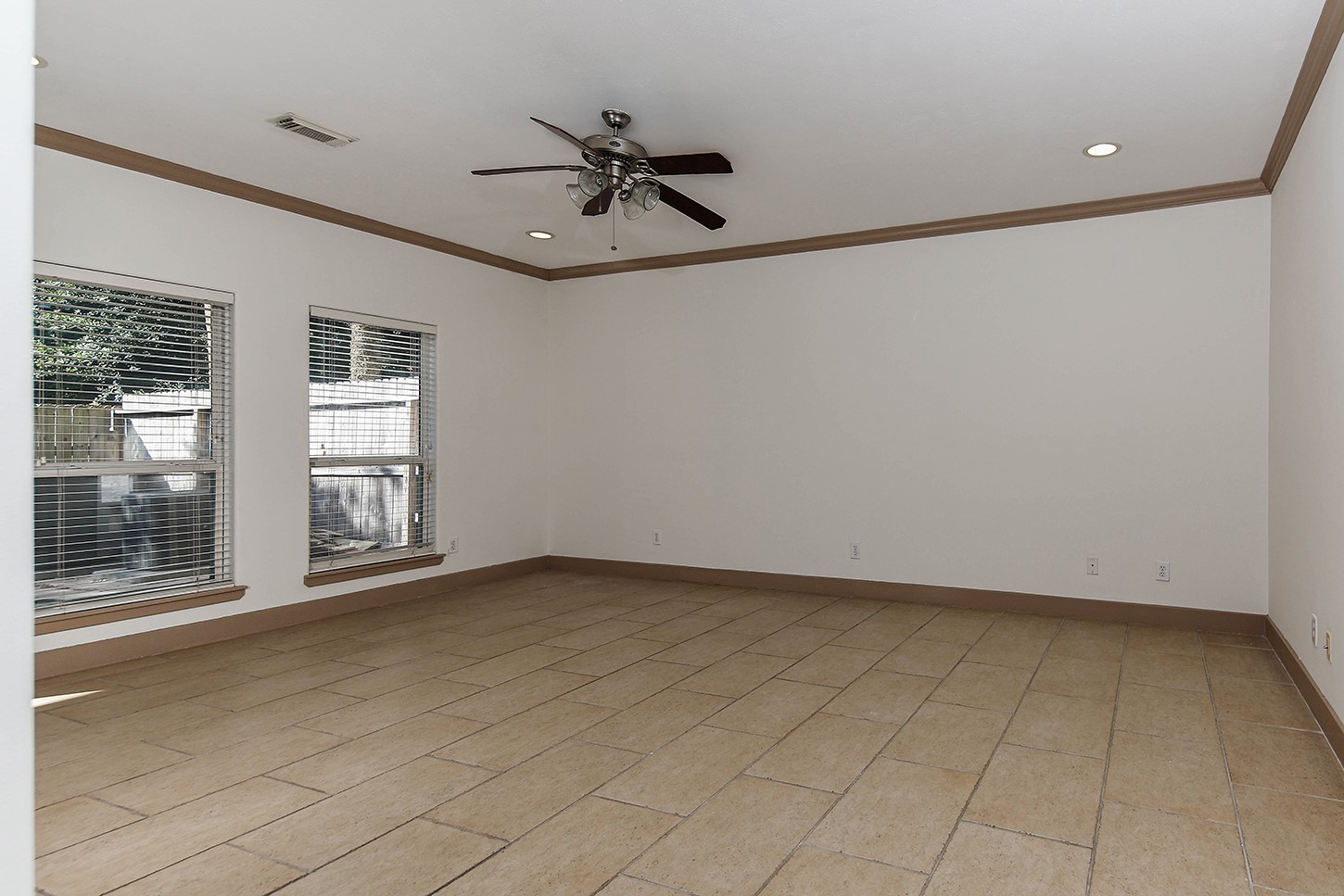1st Floor, Guest Room or Living Area/ Gameroom with private en-suite bathroom and backyard access 1st Floor, Guest Room or Living Area/ Gameroom with private en-suite bathroom and backyard access