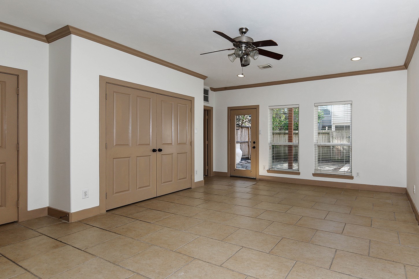 1st Floor, Guest Room or Living Area with patio access and a private ensuite Bathroom 1st Floor, Guest Room or Living Area with patio access and a private ensuite Bathroom