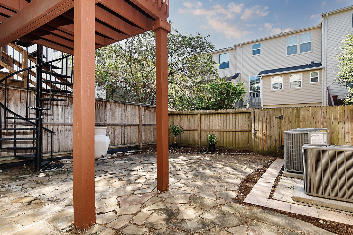 1319 BOMAR, Houston, TX 77006