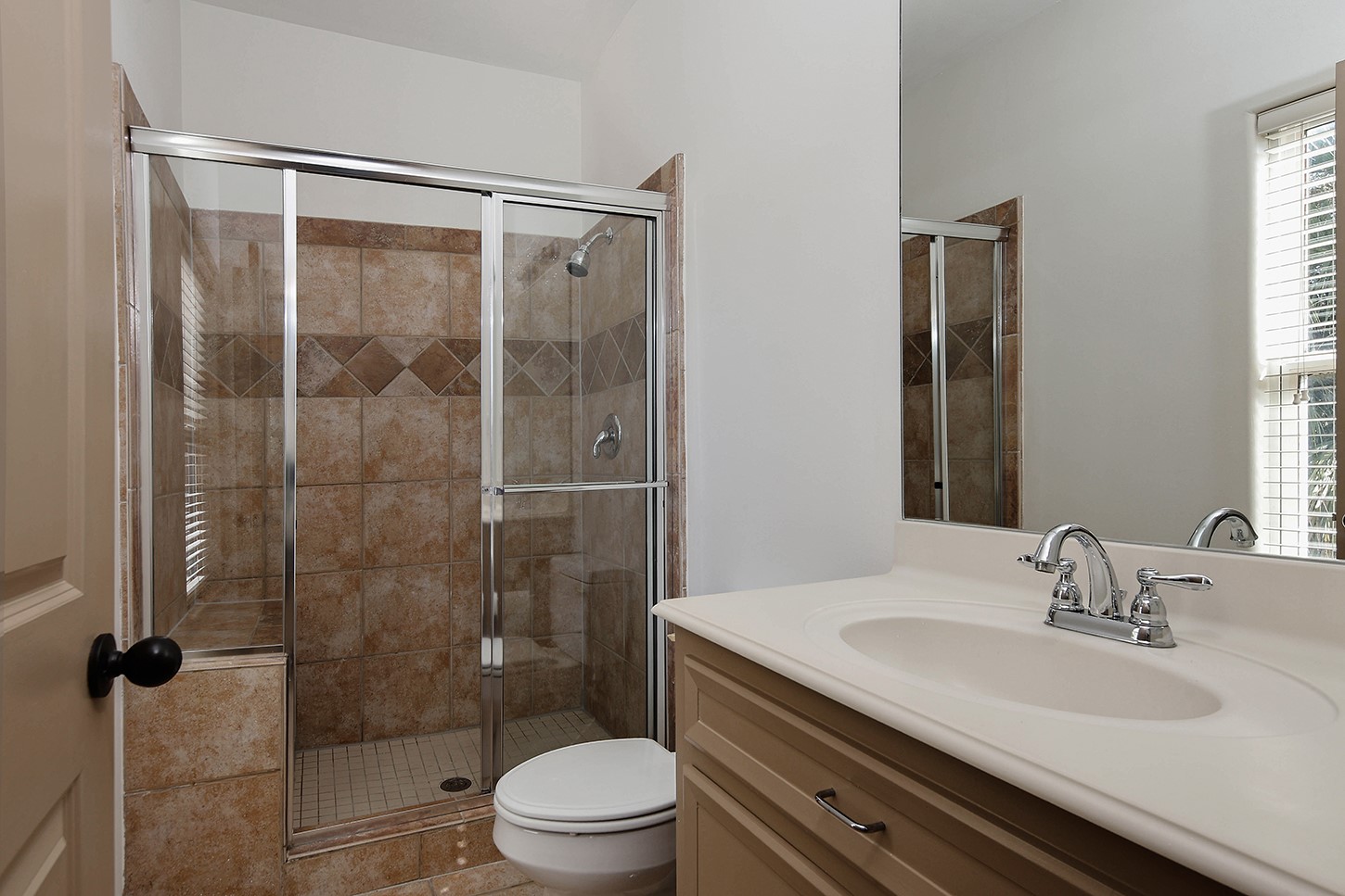 3rd Floor - Ensuite Bathroom