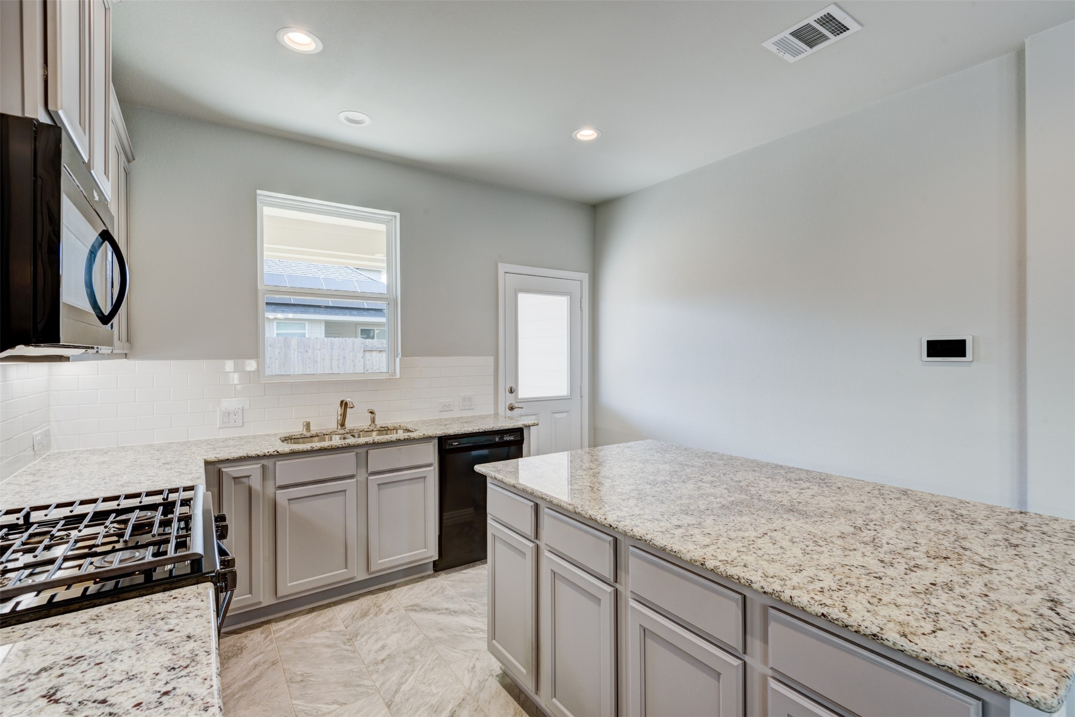 Gorgeous granite tops