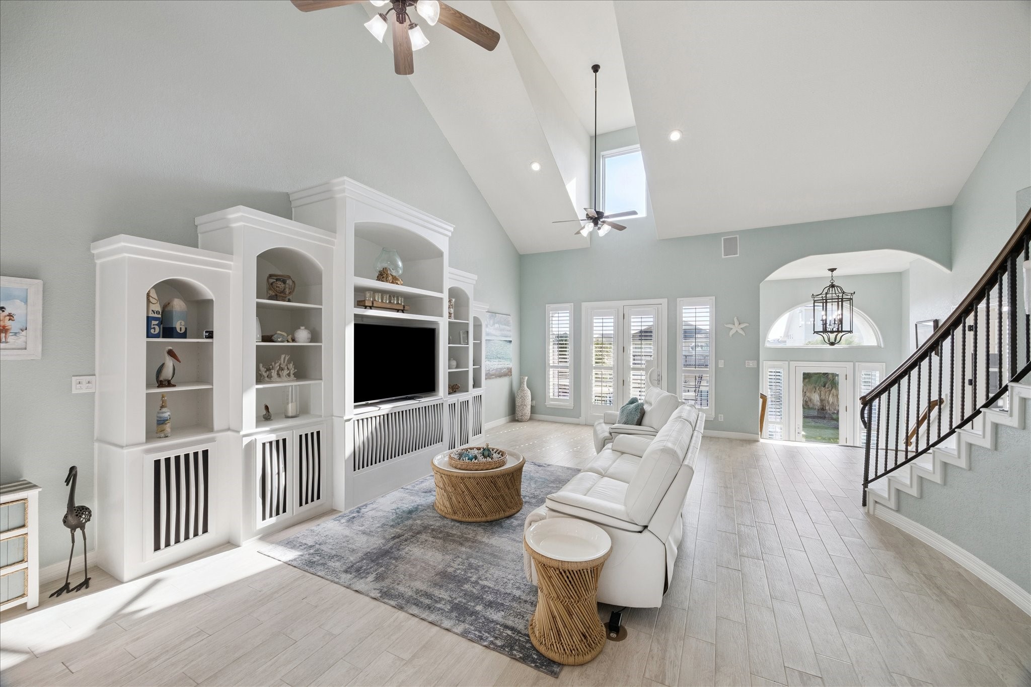 high ceilings, natural light