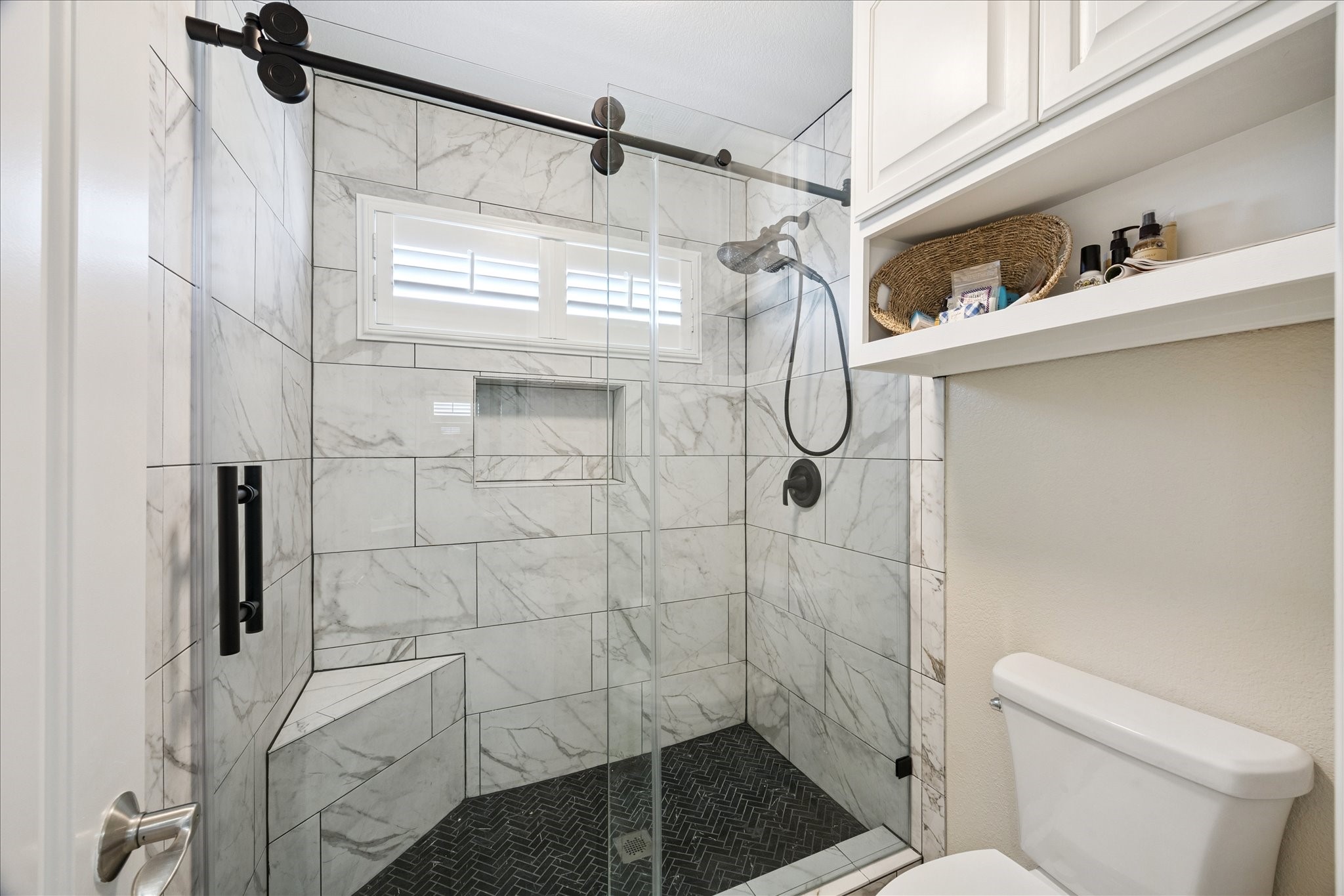 jack and jill bath room