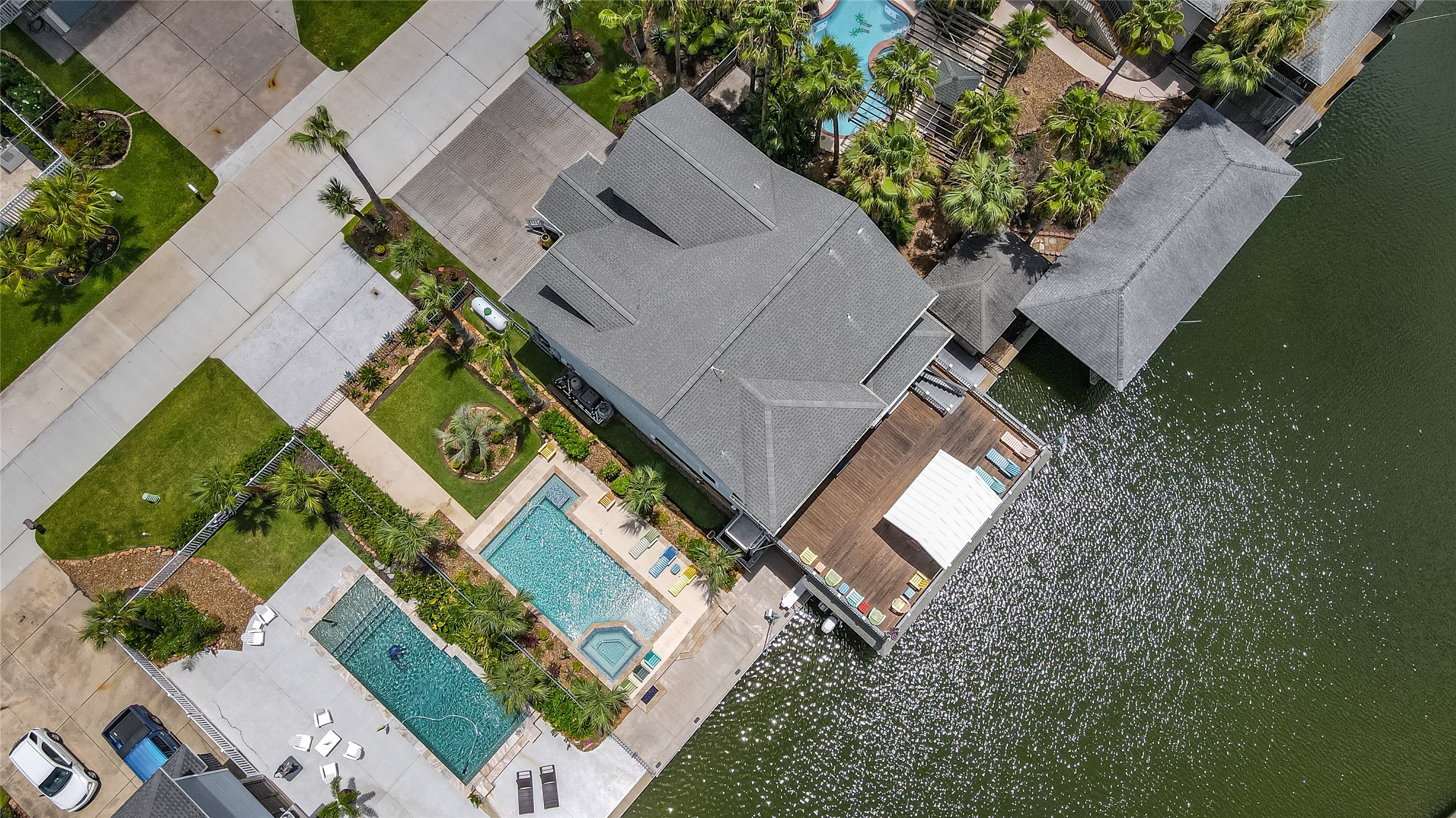 241 Tamana Drive, Tiki Island, TX 77554