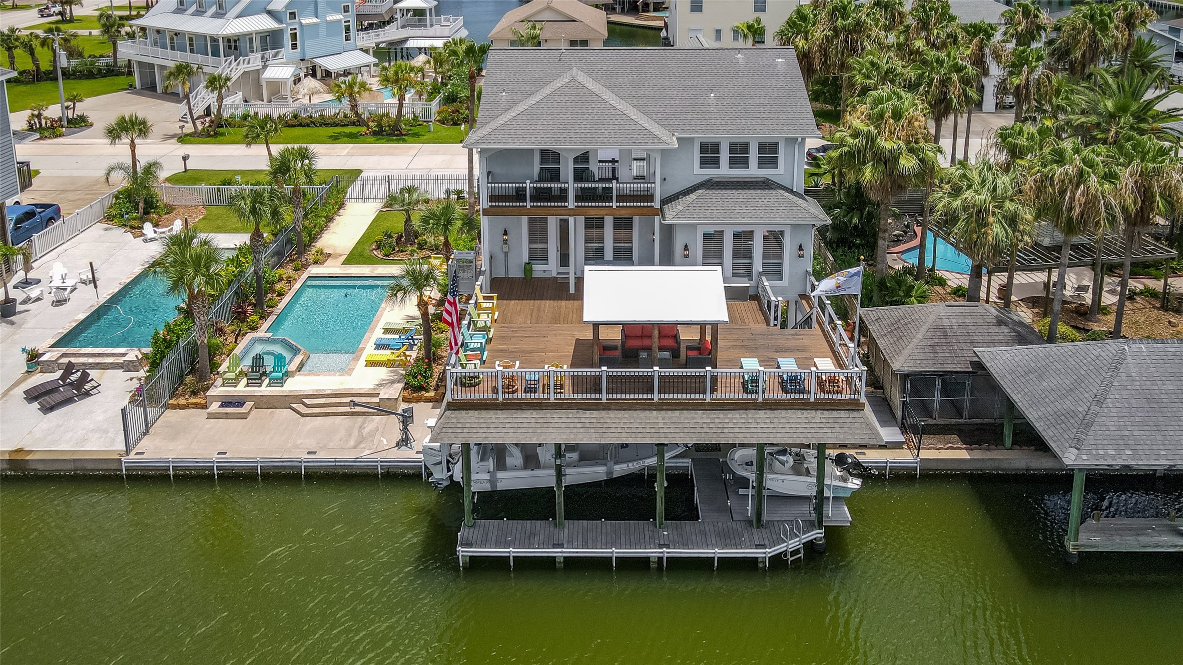 241 Tamana Drive, Tiki Island, TX 77554