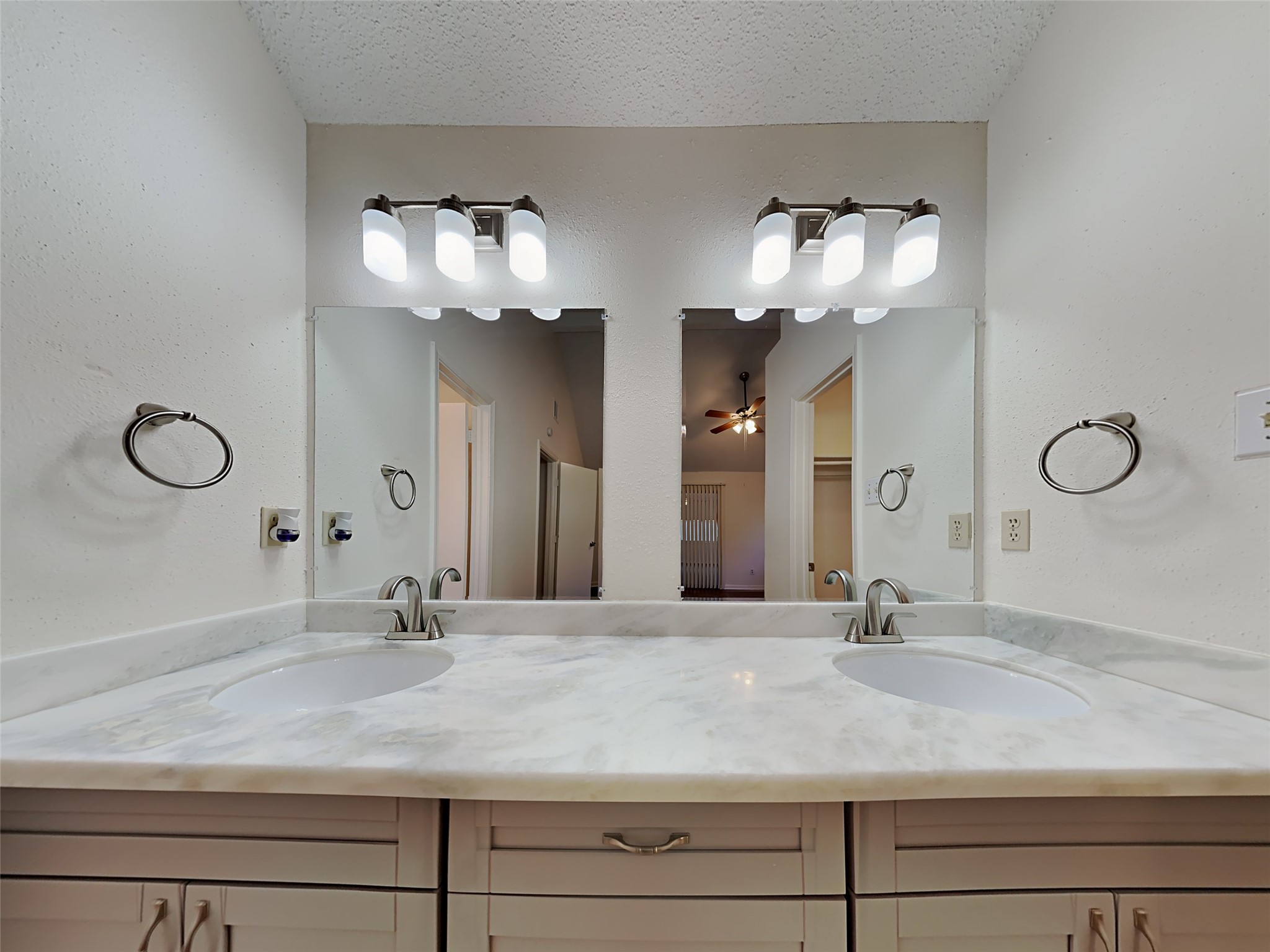 15839 Barbarossa Drive, Houston, TX 77083