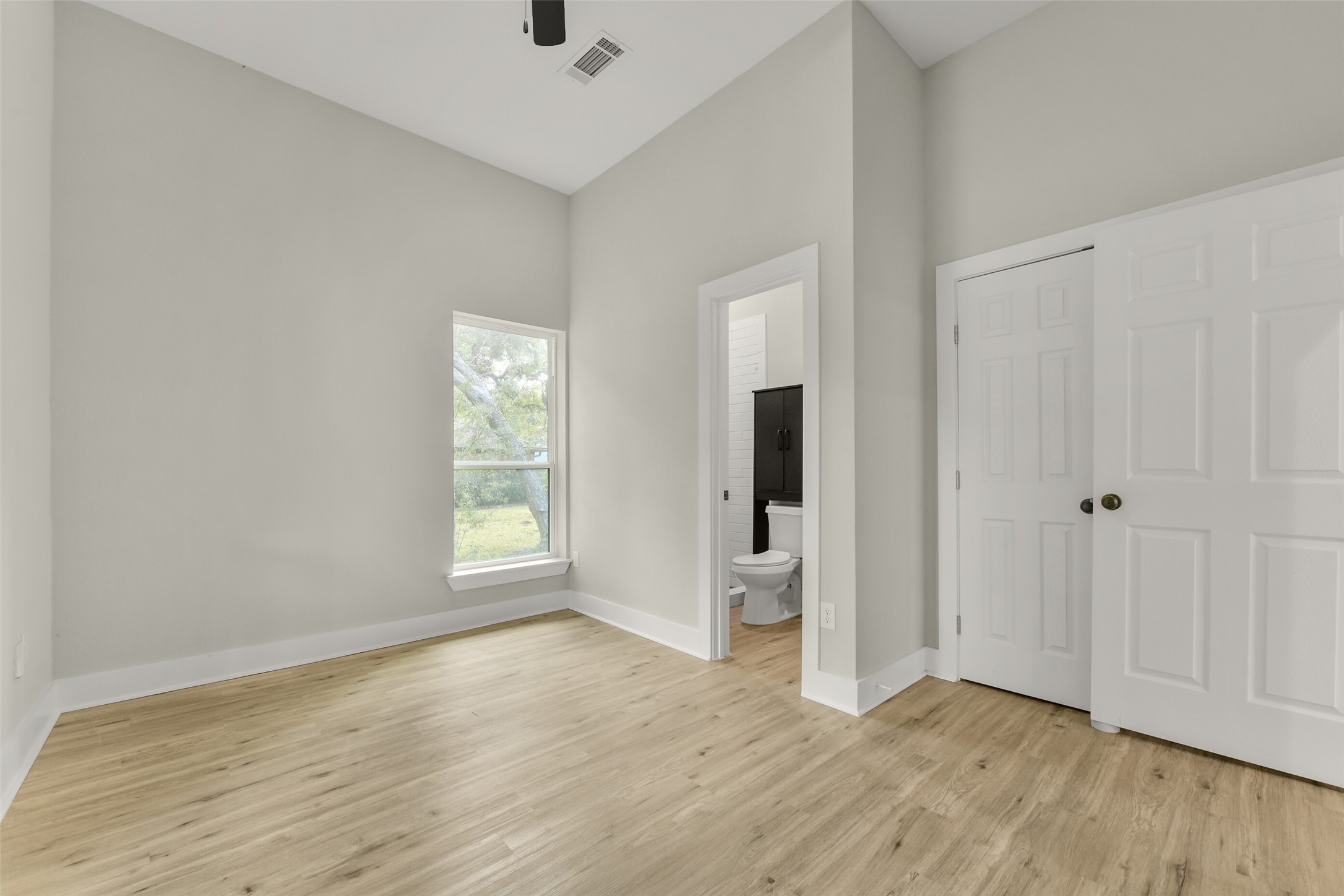 1621 W Sealy Street, Alvin, TX 77511