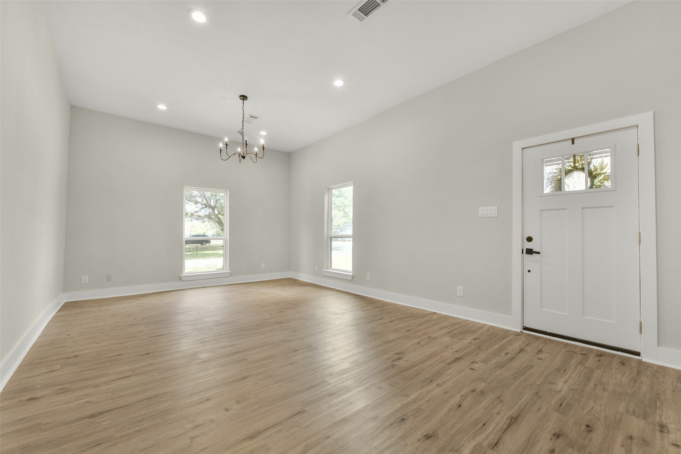 1621 W Sealy Street, Alvin, TX 77511