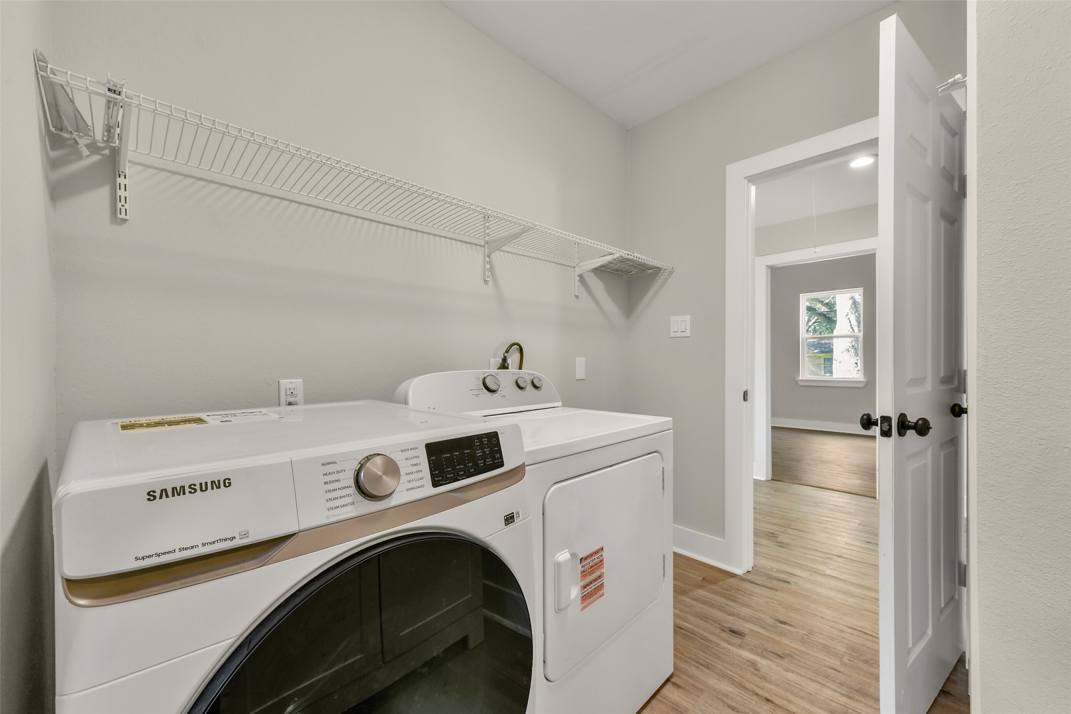 1621 W Sealy Street, Alvin, TX 77511