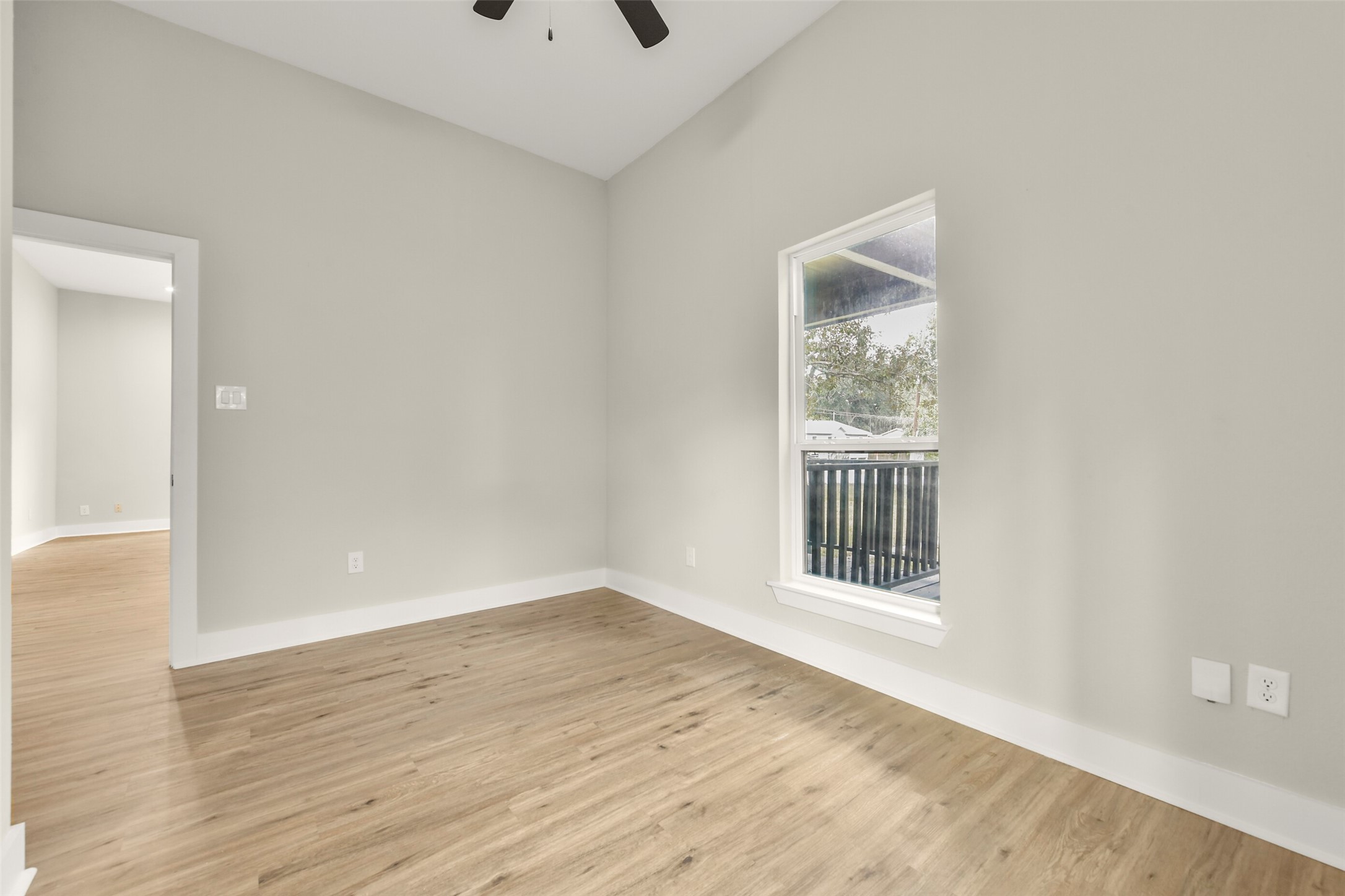 1621 W Sealy Street, Alvin, TX 77511