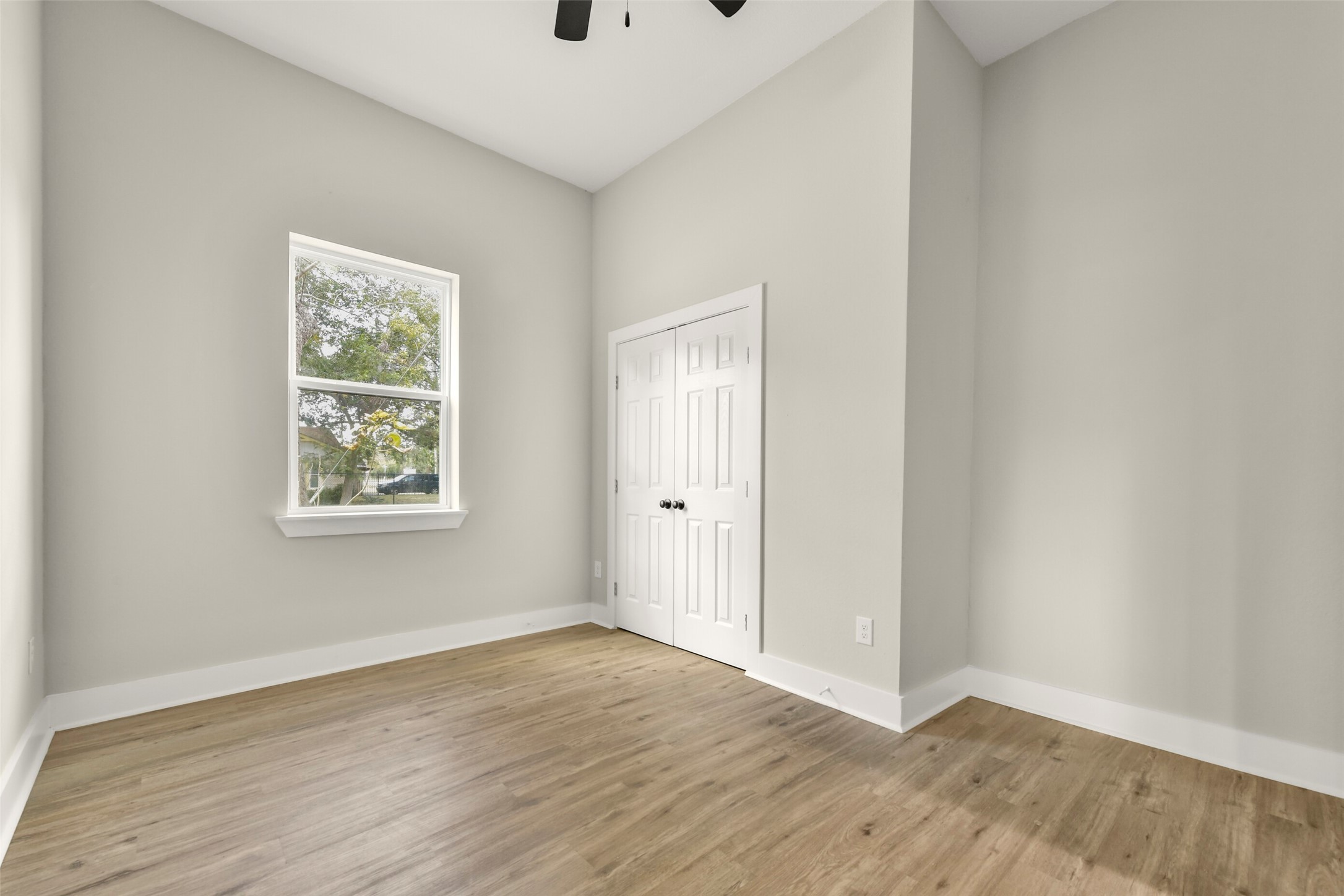 1621 W Sealy Street, Alvin, TX 77511