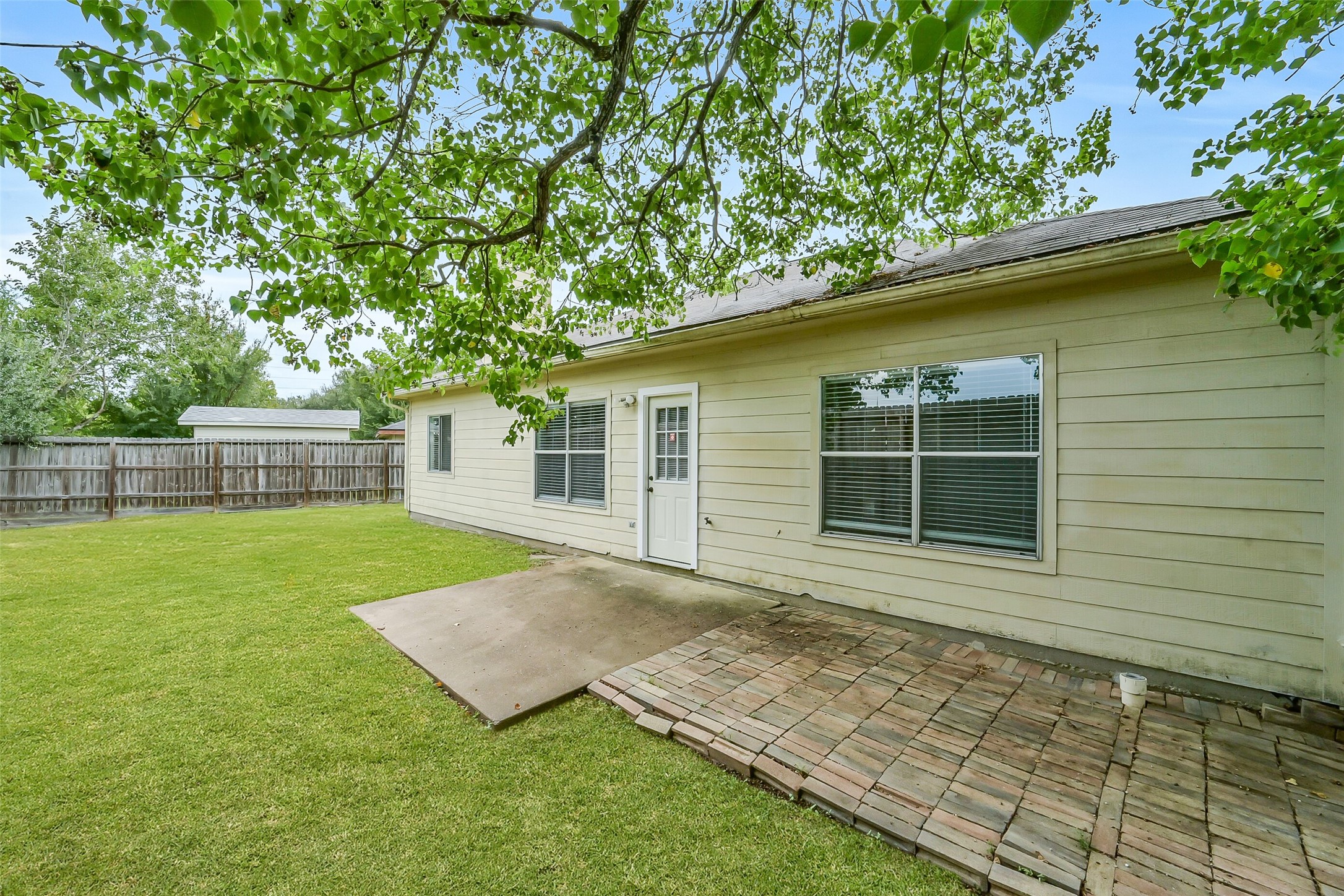 7002 Plaza Del Sol Drive, Houston, TX 77083