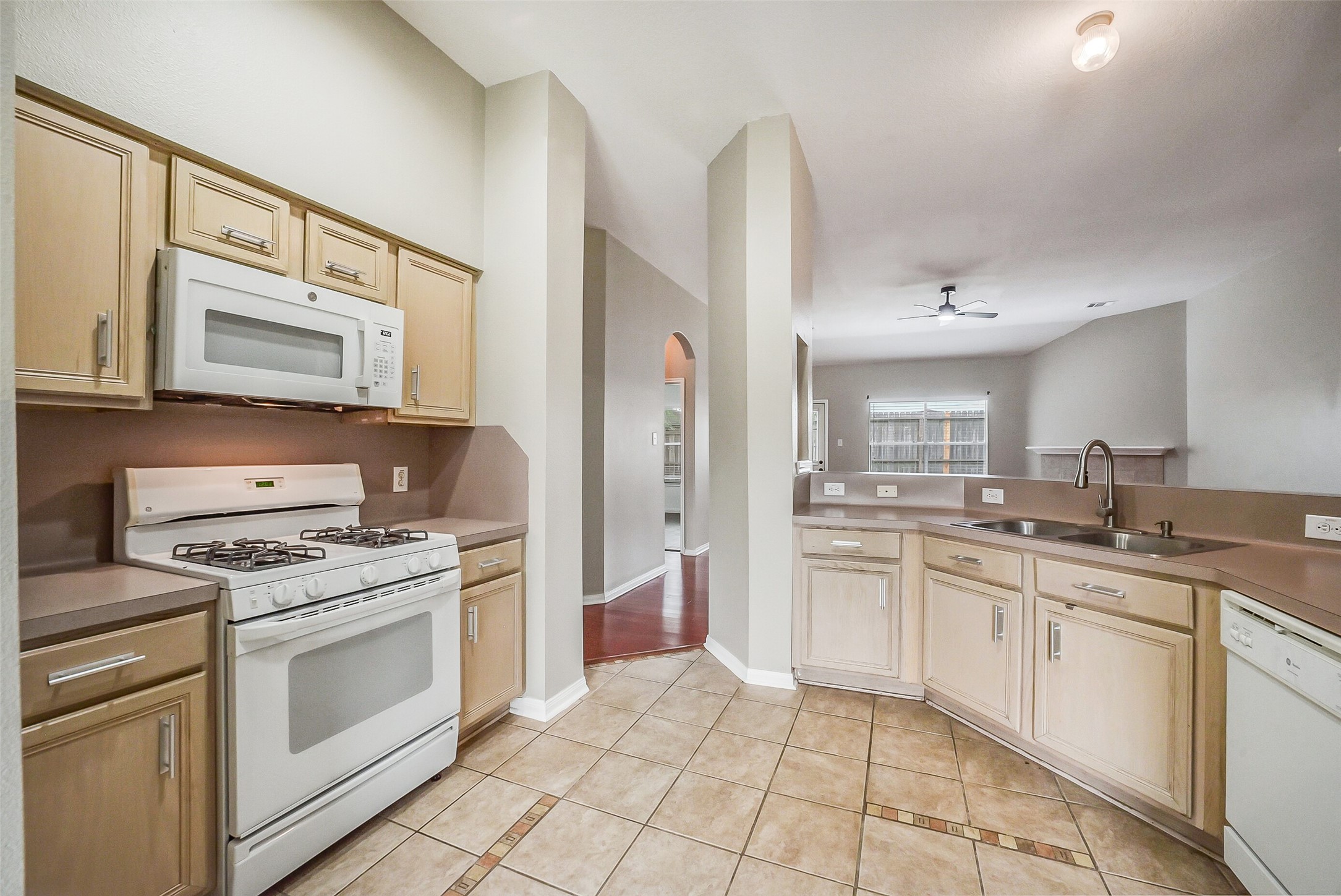 7002 Plaza Del Sol Drive, Houston, TX 77083