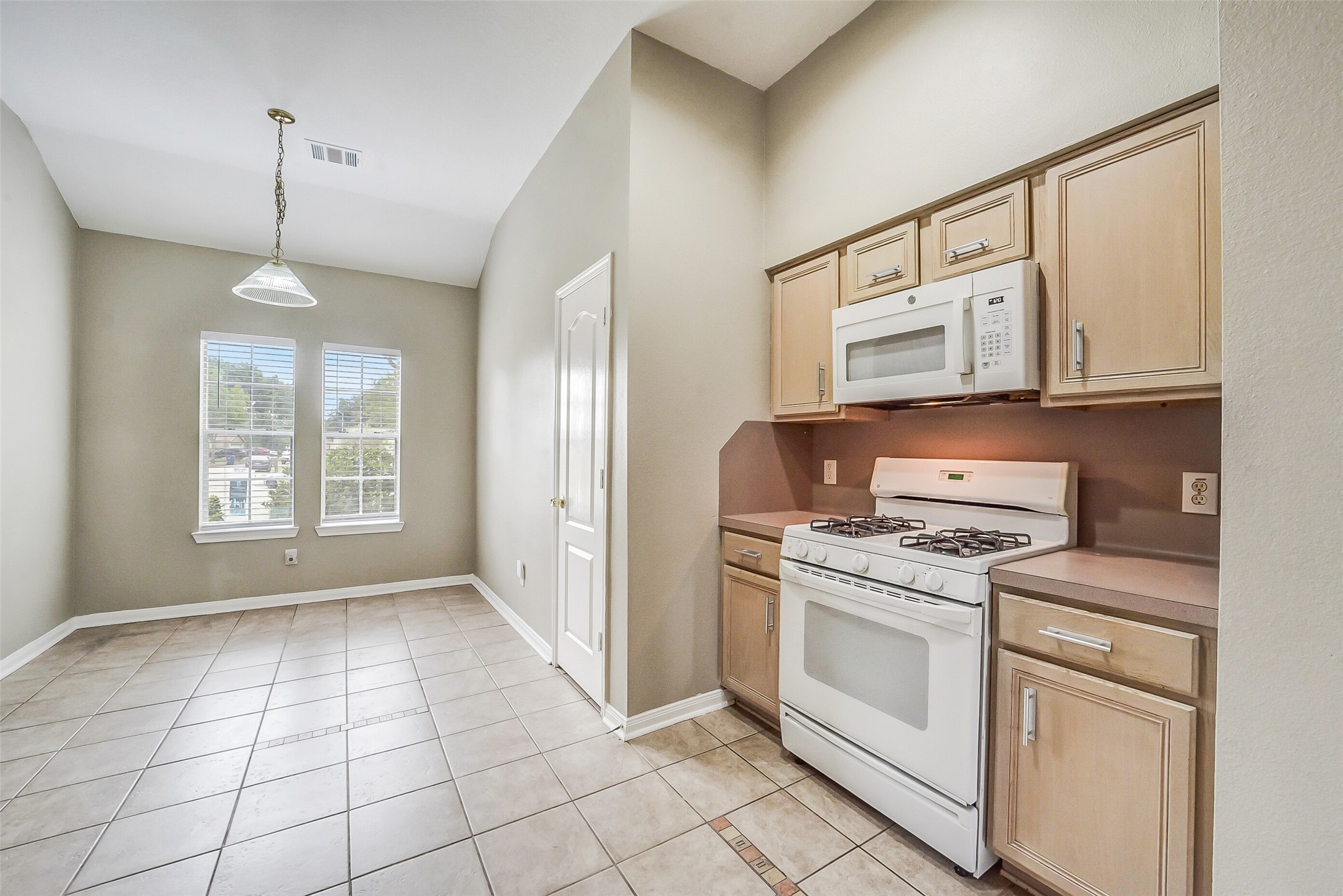 7002 Plaza Del Sol Drive, Houston, TX 77083