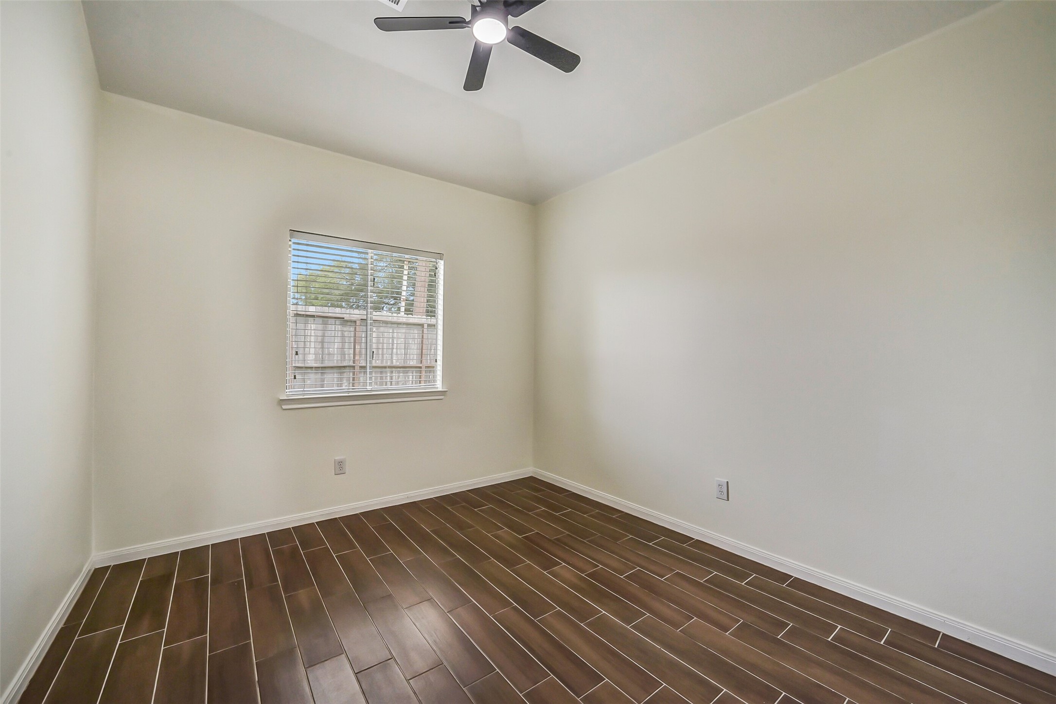 7002 Plaza Del Sol Drive, Houston, TX 77083