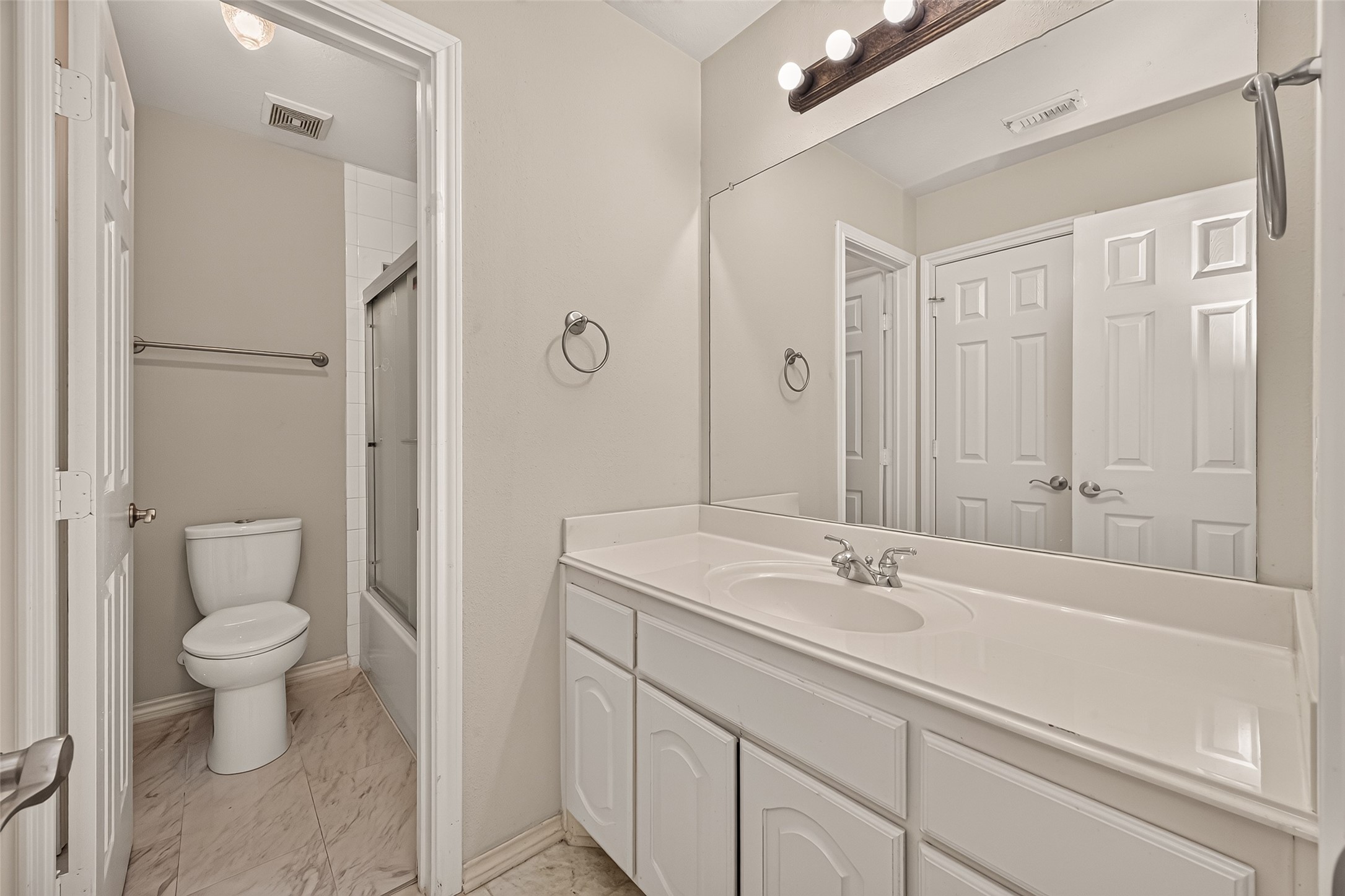 10335 Sablebrook Lane, Houston, TX 77095