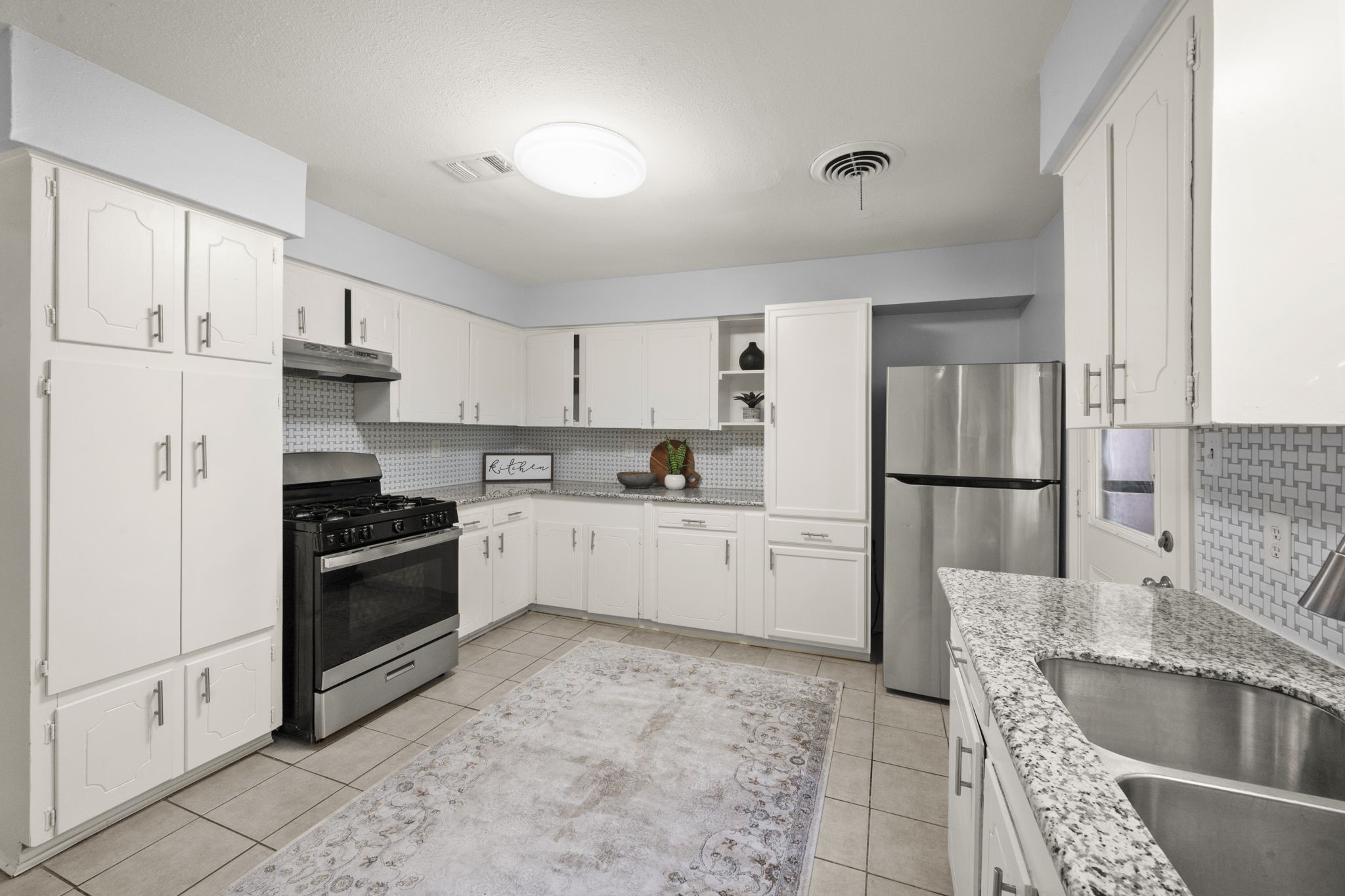 4326 Akard Street, Houston, TX 77047