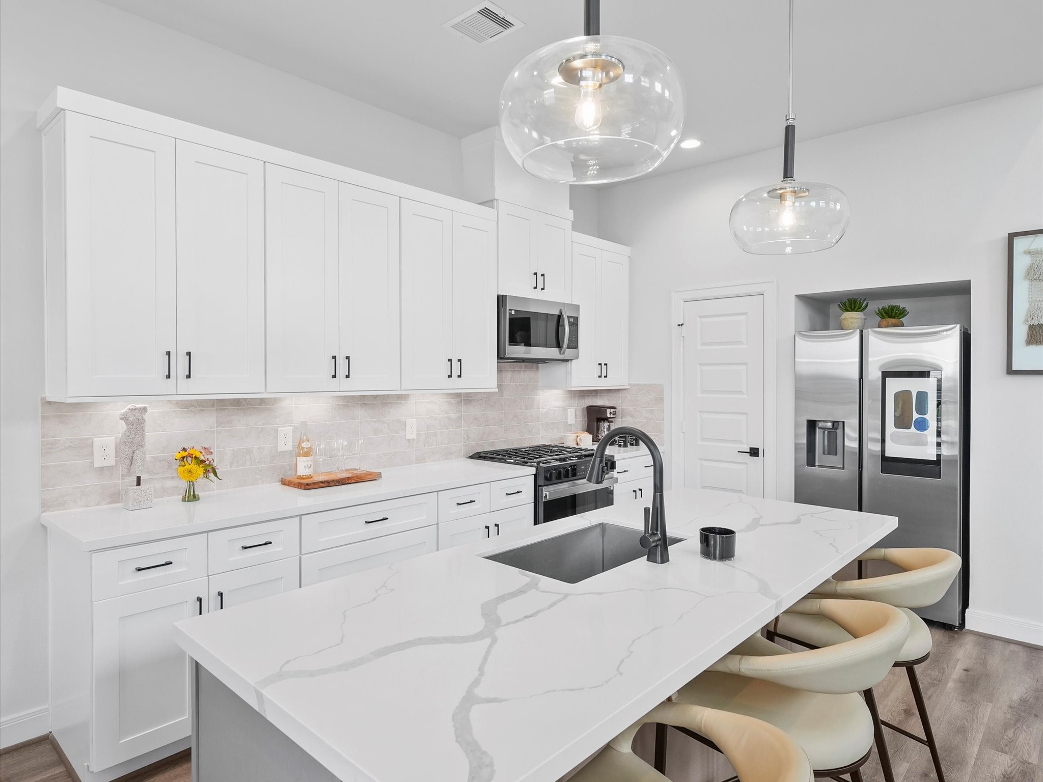 9216 Washington Heights Street, Houston, TX 77063 9216 Washington Heights Street, Houston, TX 77063